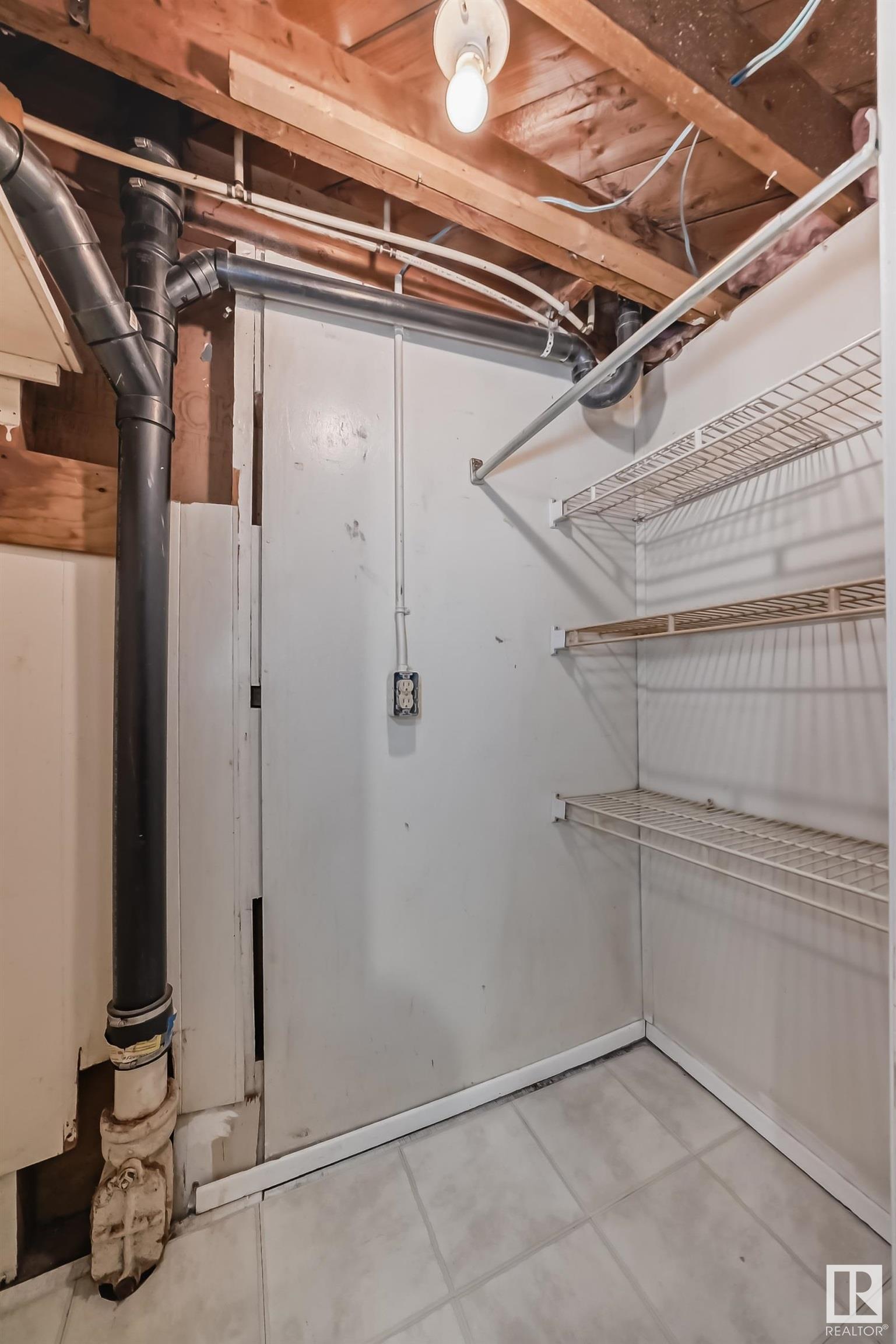      11538 90 ST NW NW , Edmonton,  ,T5B 3Y1 ;  Listing Number: MLS E4415937