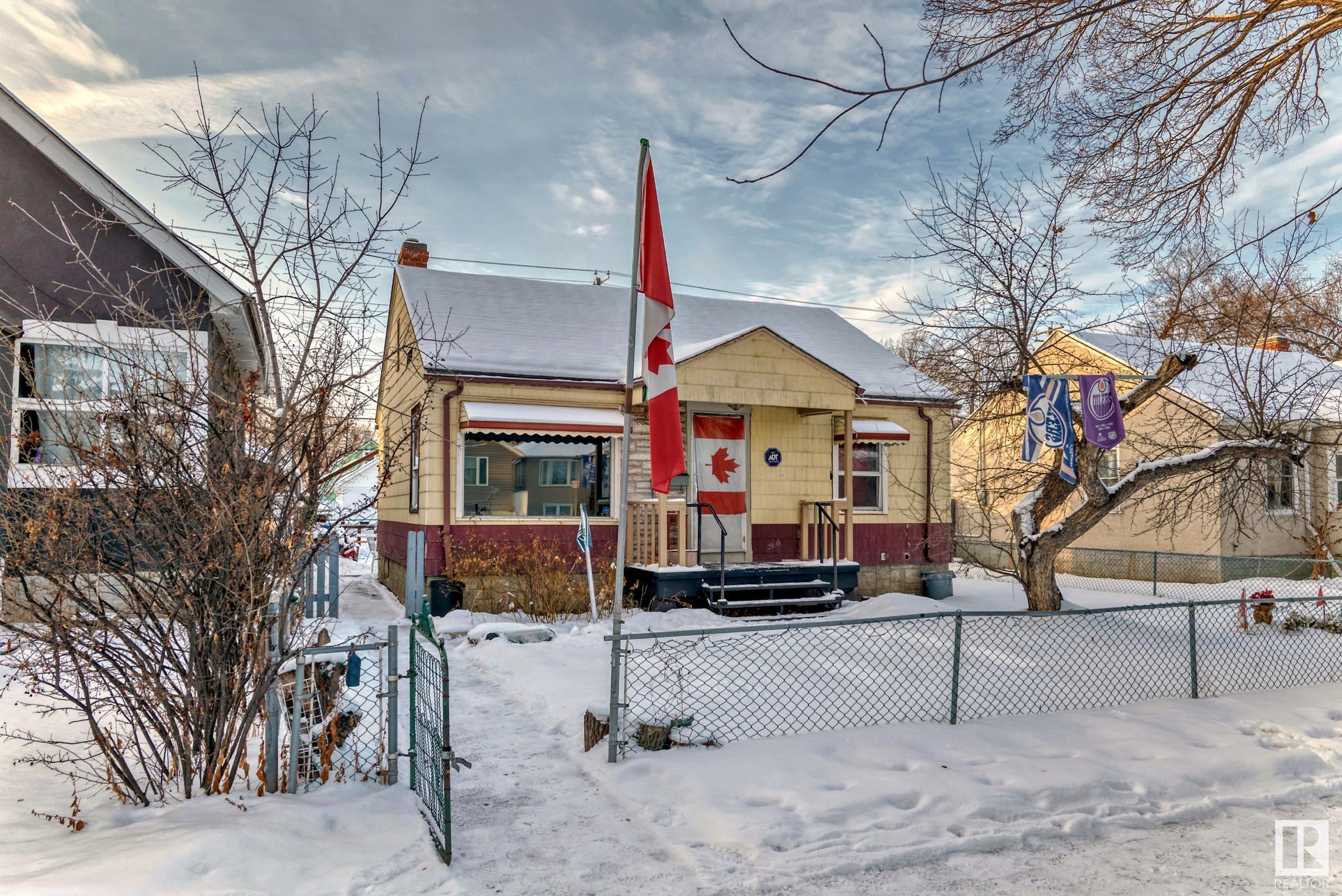      11538 90 ST NW NW , Edmonton,  ,T5B 3Y1 ;  Listing Number: MLS E4415937