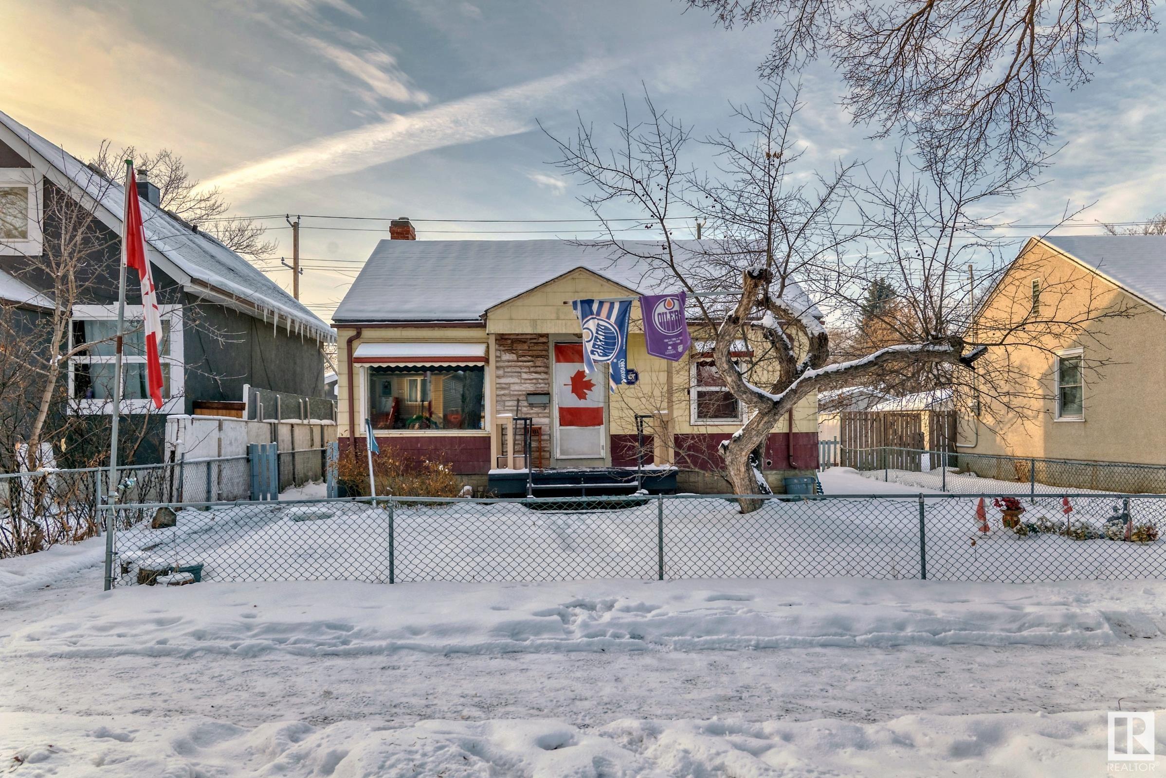      11538 90 ST NW NW , Edmonton,  ,T5B 3Y1 ;  Listing Number: MLS E4415937