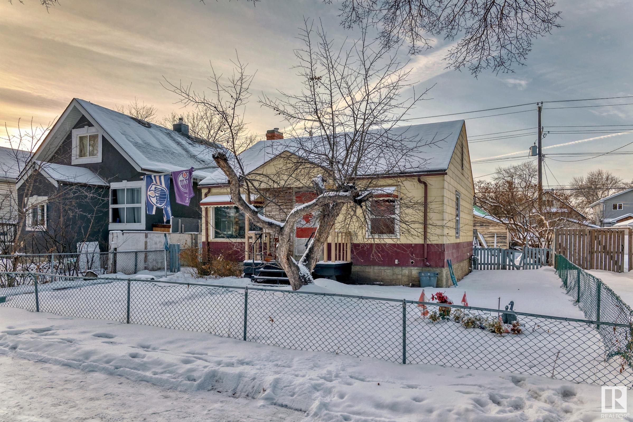      11538 90 ST NW NW , Edmonton,  ,T5B 3Y1 ;  Listing Number: MLS E4415937