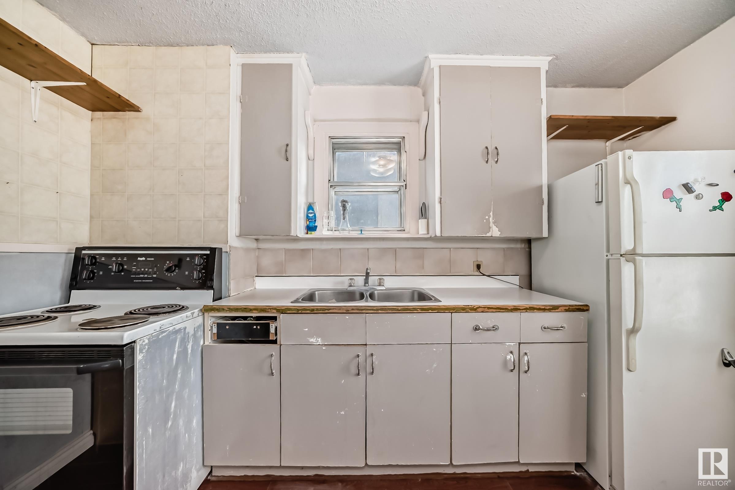      11538 90 ST NW NW , Edmonton,  ,T5B 3Y1 ;  Listing Number: MLS E4415937