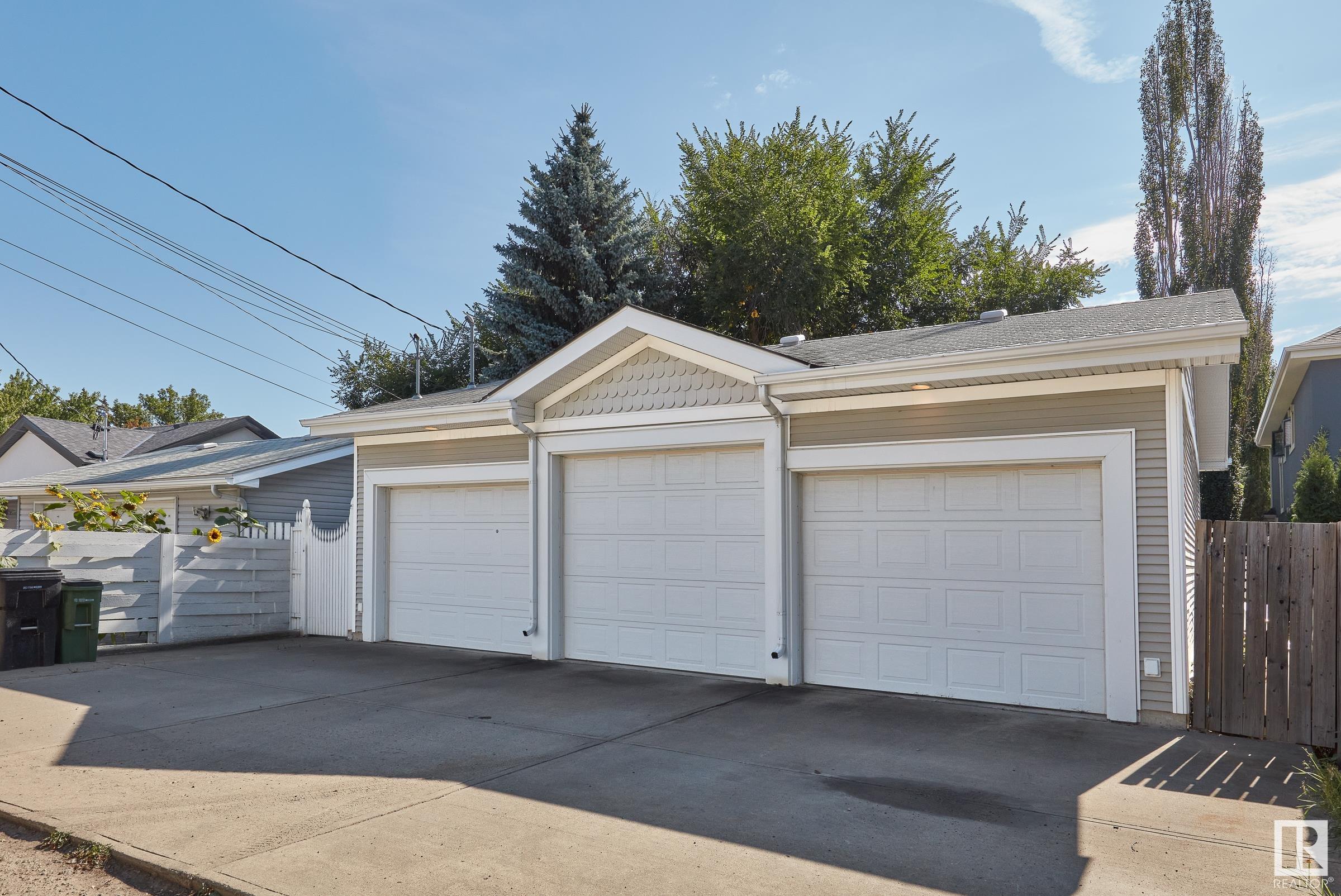      7314 ADA BV NW , Edmonton,  ,T5B 4E5 ;  Listing Number: MLS E4415949