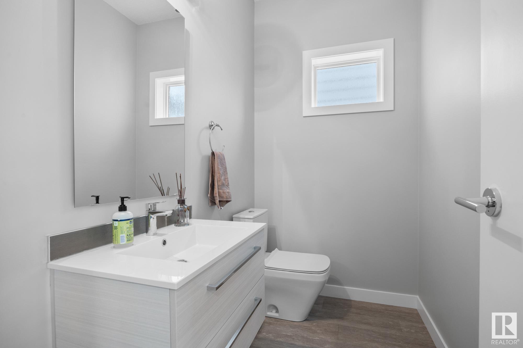      9863 73 AV NW , Edmonton,  ,T6E 1B7 ;  Listing Number: MLS E4415965