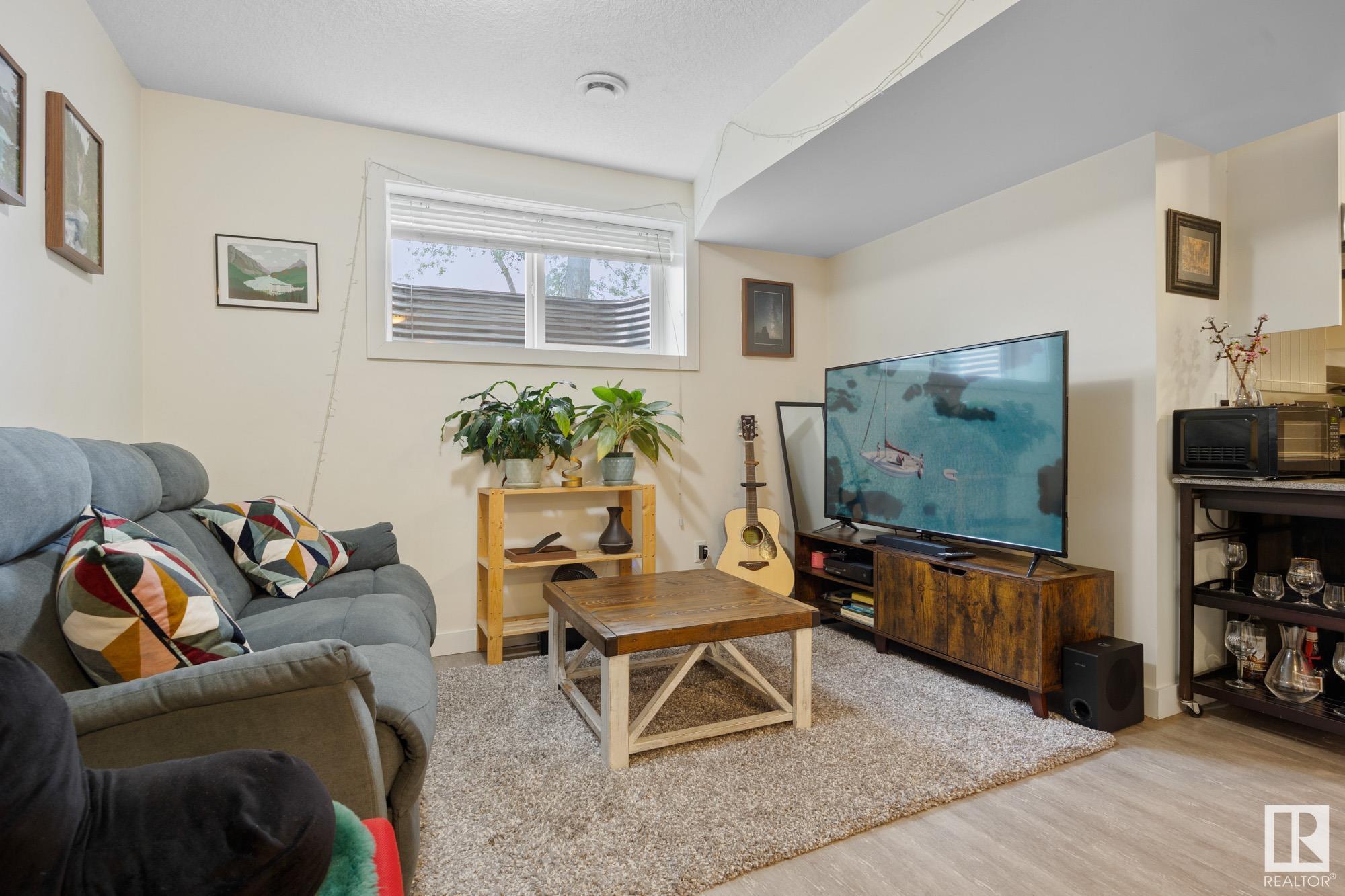      9863 73 AV NW , Edmonton,  ,T6E 1B7 ;  Listing Number: MLS E4415965