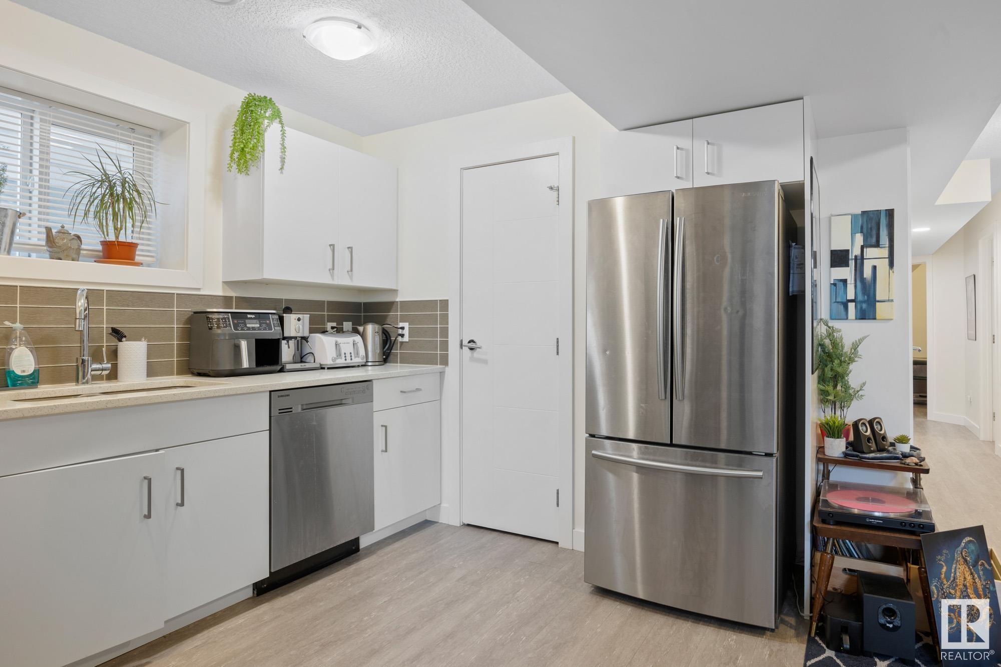      9863 73 AV NW , Edmonton,  ,T6E 1B7 ;  Listing Number: MLS E4415965