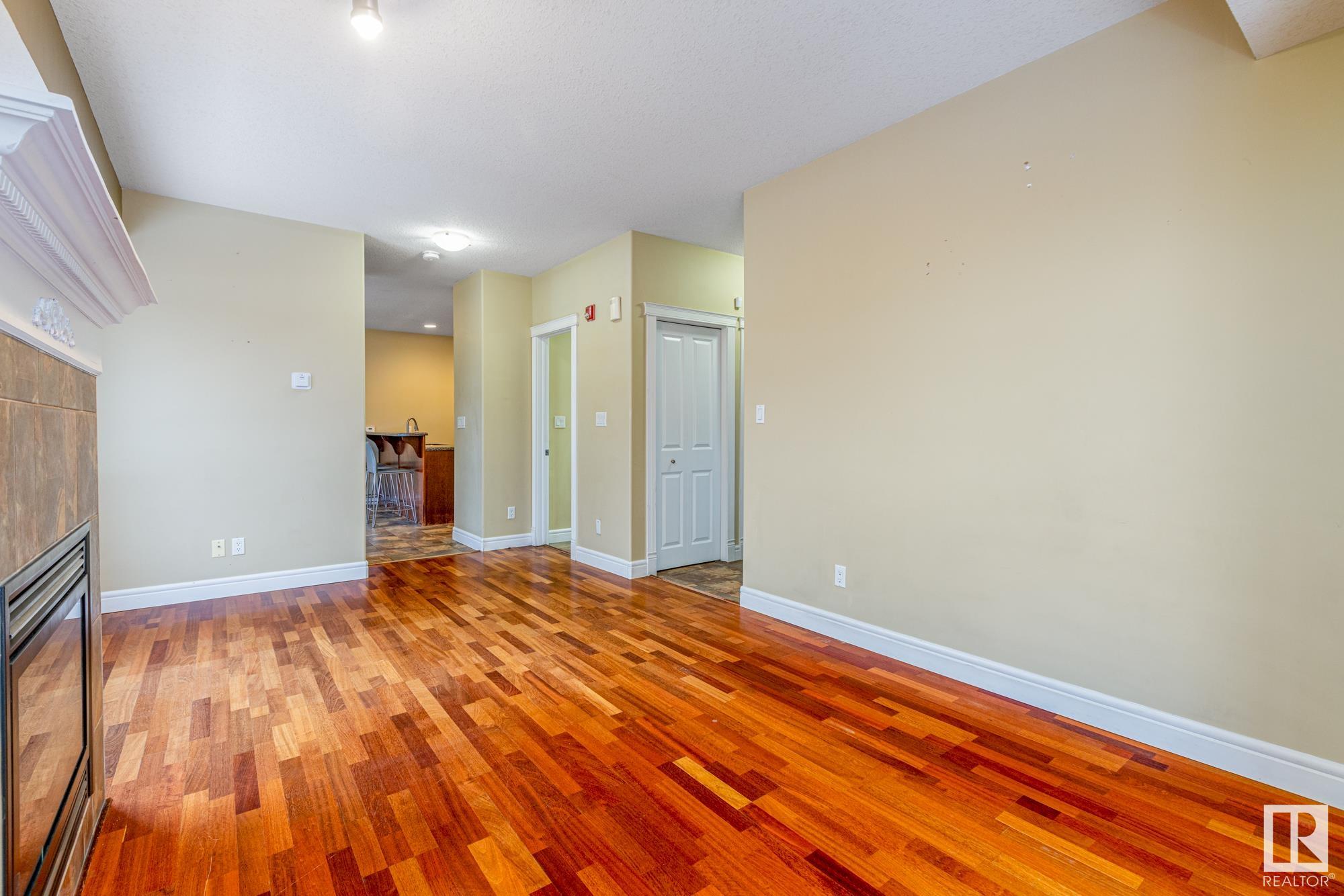      10903 81 AV NW , Edmonton,  ,T6G 0S1 ;  Listing Number: MLS E4415988
