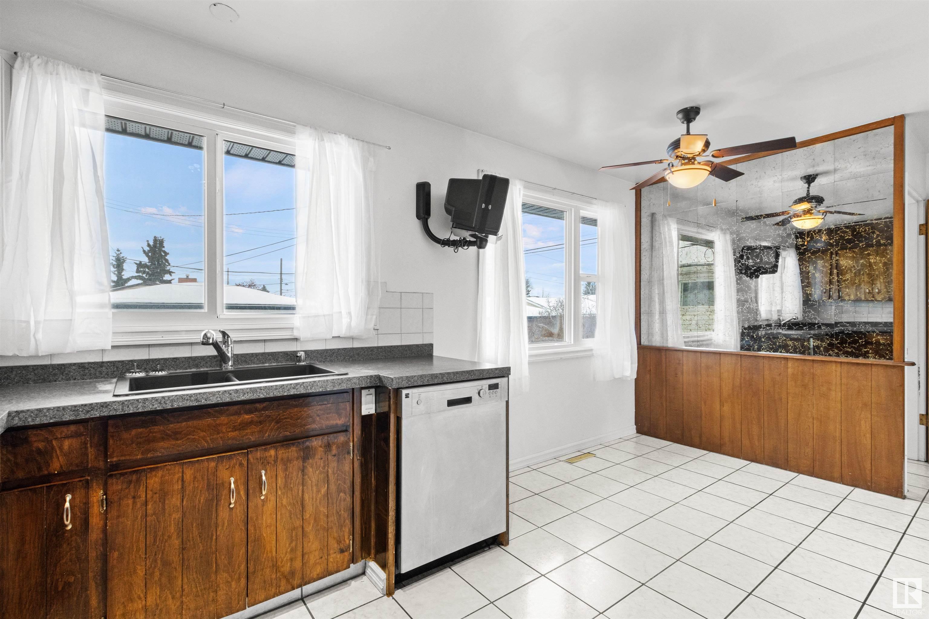      13515 93 ST NW , Edmonton,  ,T5E 3T7 ;  Listing Number: MLS E4415996
