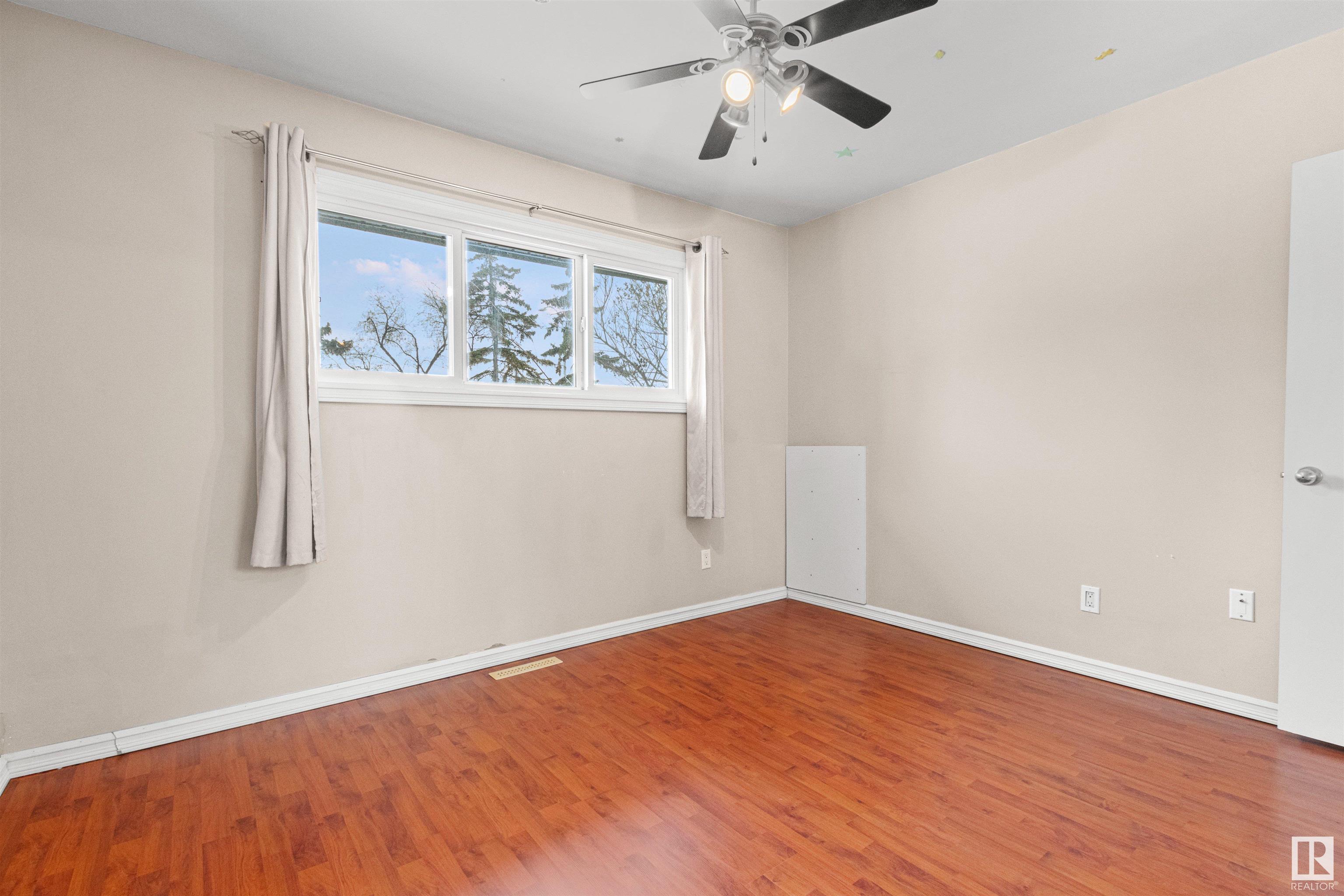      13515 93 ST NW , Edmonton,  ,T5E 3T7 ;  Listing Number: MLS E4415996