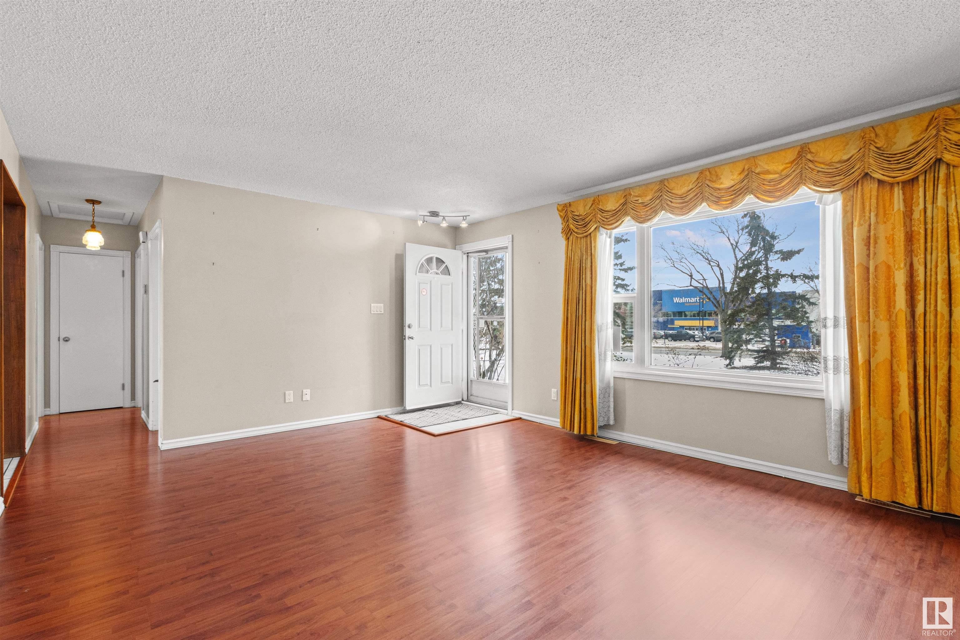      13515 93 ST NW , Edmonton,  ,T5E 3T7 ;  Listing Number: MLS E4415996