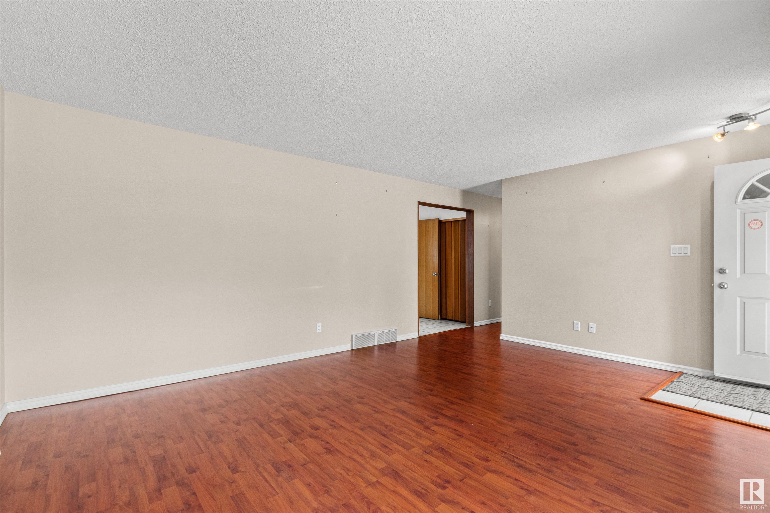      13515 93 ST NW , Edmonton,  ,T5E 3T7 ;  Listing Number: MLS E4415996