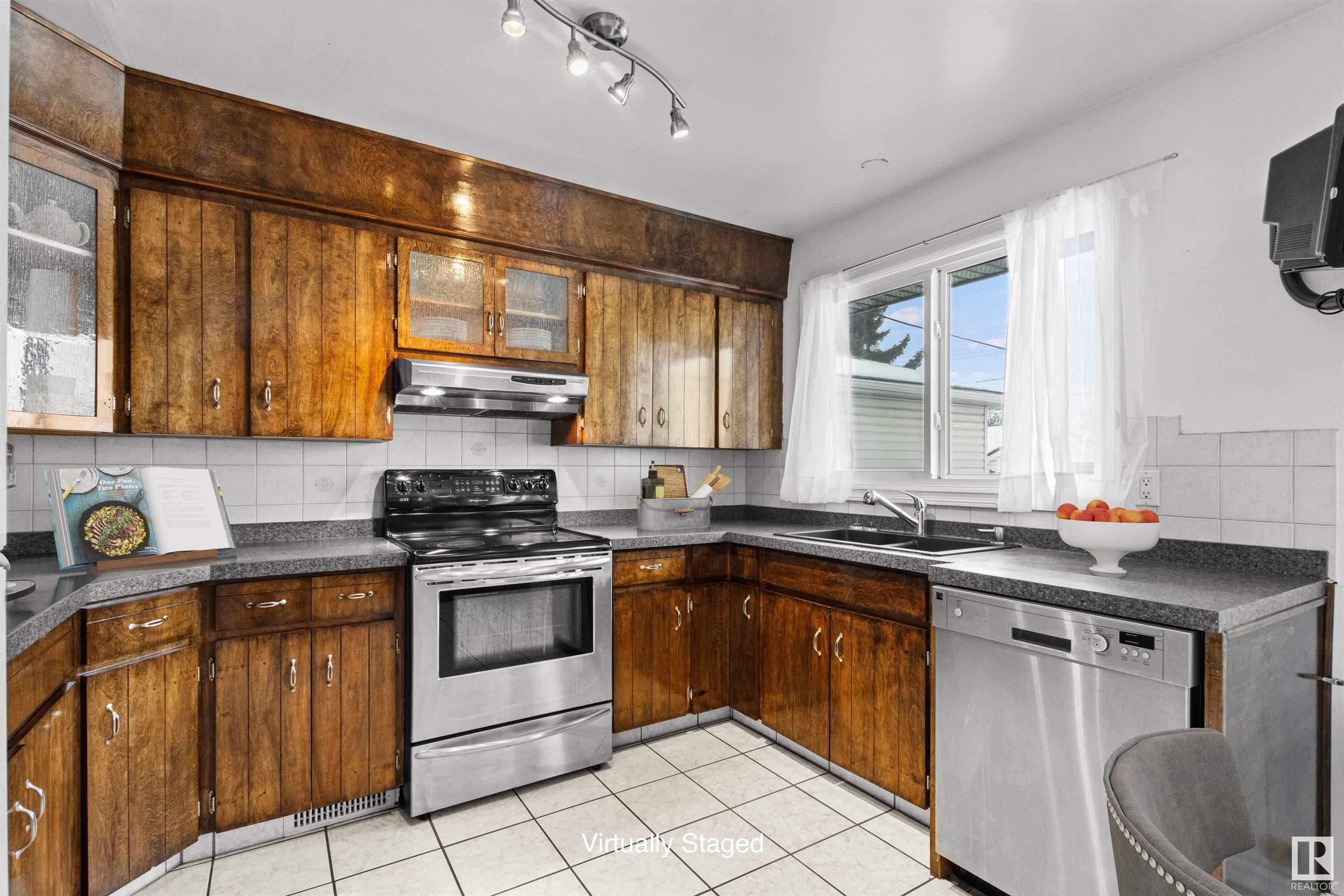      13515 93 ST NW , Edmonton,  ,T5E 3T7 ;  Listing Number: MLS E4415996