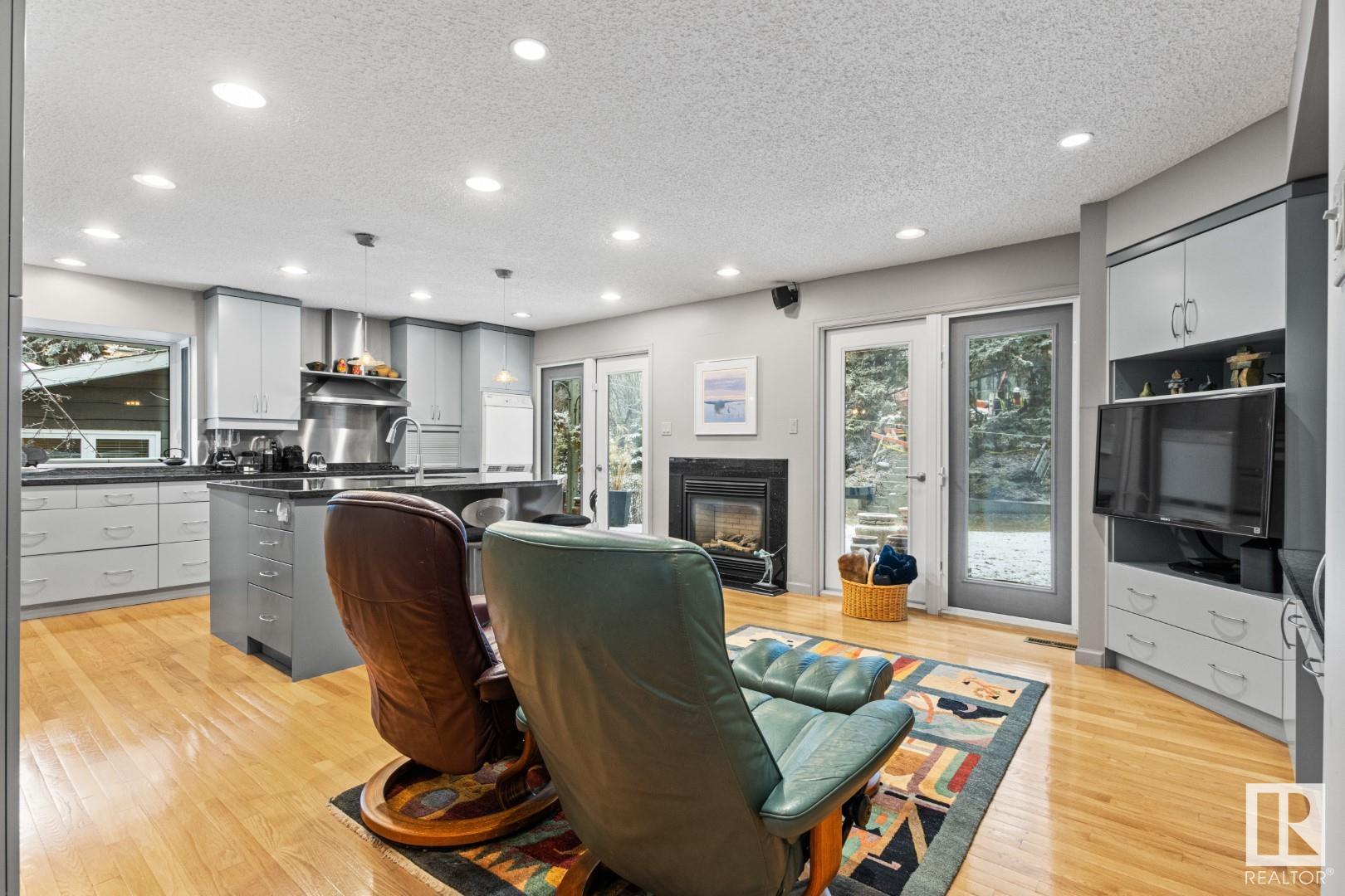      7814 BUENA VISTA RD NW , Edmonton,  ,T5R 5R4 ;  Listing Number: MLS E4416005