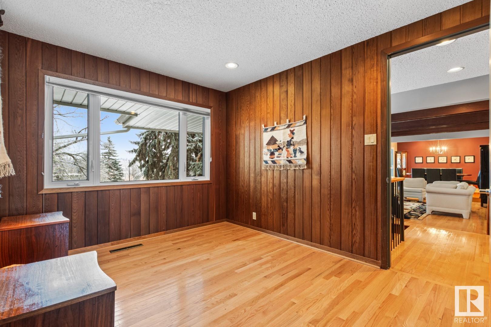      7814 BUENA VISTA RD NW , Edmonton,  ,T5R 5R4 ;  Listing Number: MLS E4416005