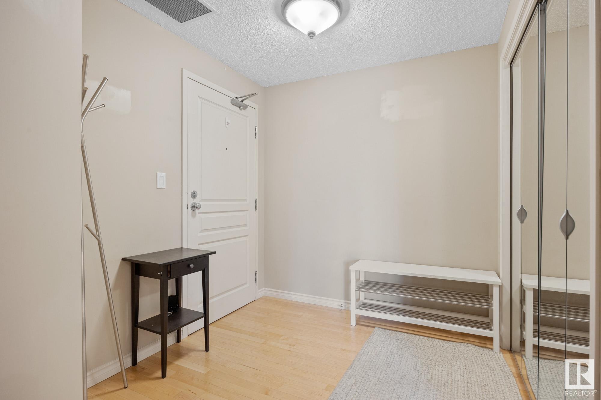      #702 10319 111 ST NW , Edmonton,  ,T5K 0A2 ;  Listing Number: MLS E4416024
