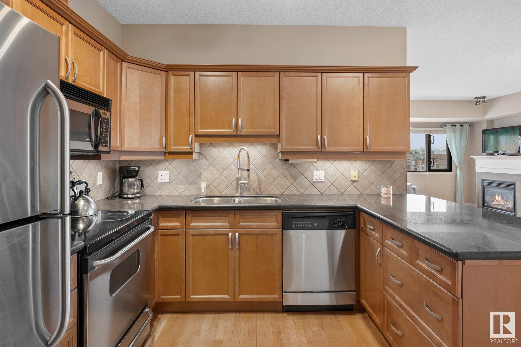      #702 10319 111 ST NW , Edmonton,  ,T5K 0A2 ;  Listing Number: MLS E4416024