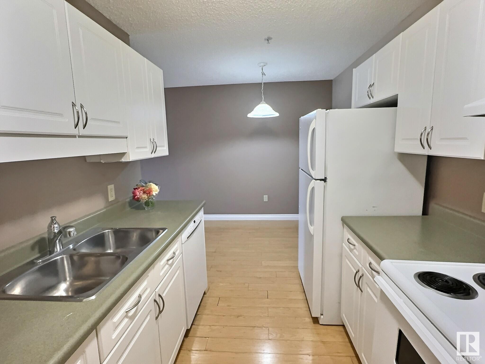      #205 11446 40 AV NW , Edmonton,  ,T6J 0R5 ;  Listing Number: MLS E4416040