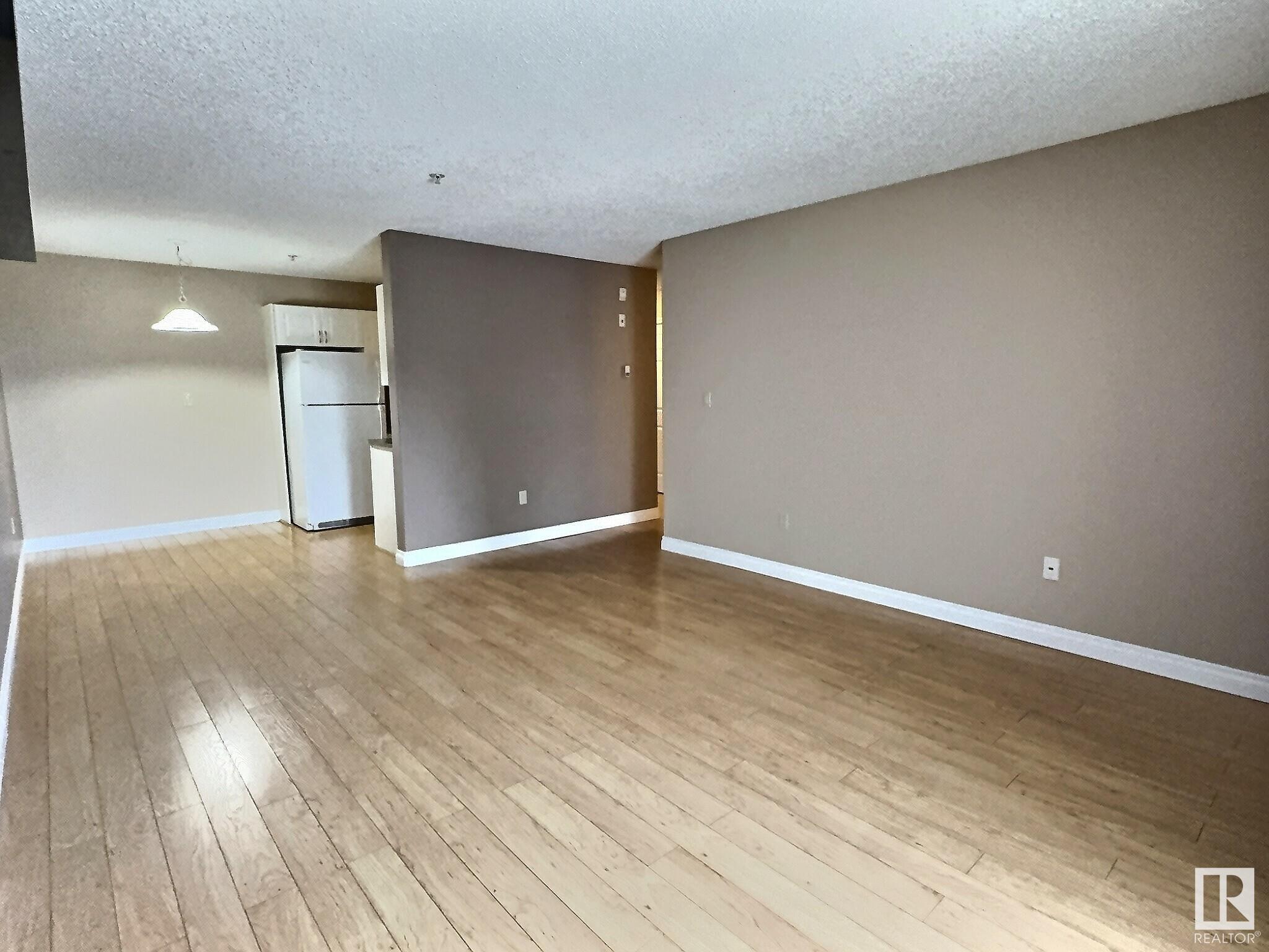      #205 11446 40 AV NW , Edmonton,  ,T6J 0R5 ;  Listing Number: MLS E4416040