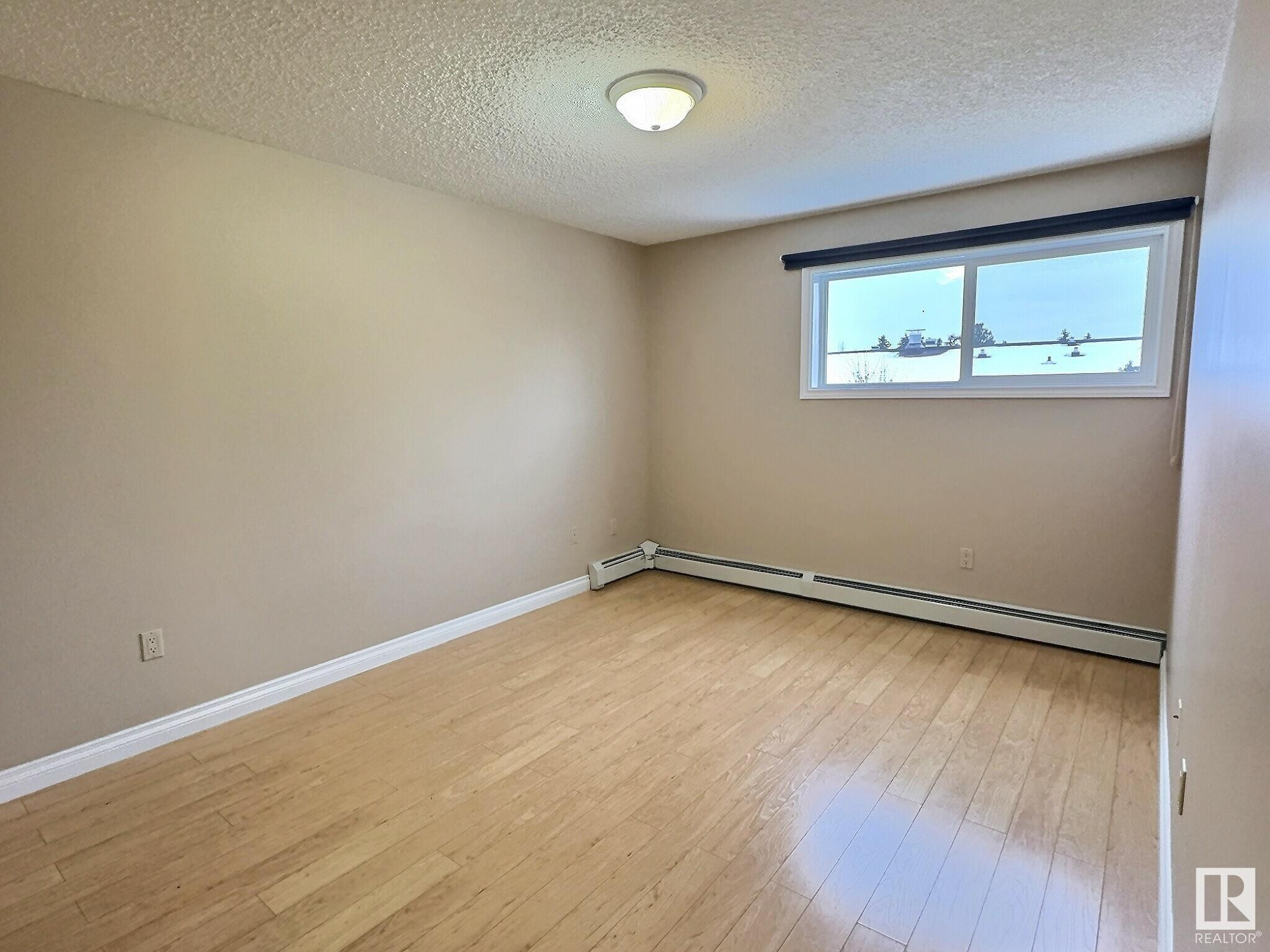      #205 11446 40 AV NW , Edmonton,  ,T6J 0R5 ;  Listing Number: MLS E4416040