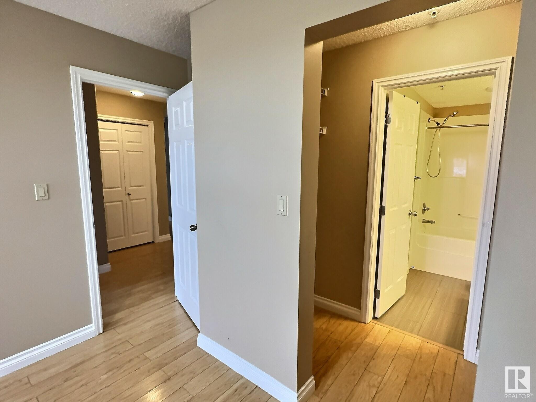      #205 11446 40 AV NW , Edmonton,  ,T6J 0R5 ;  Listing Number: MLS E4416040