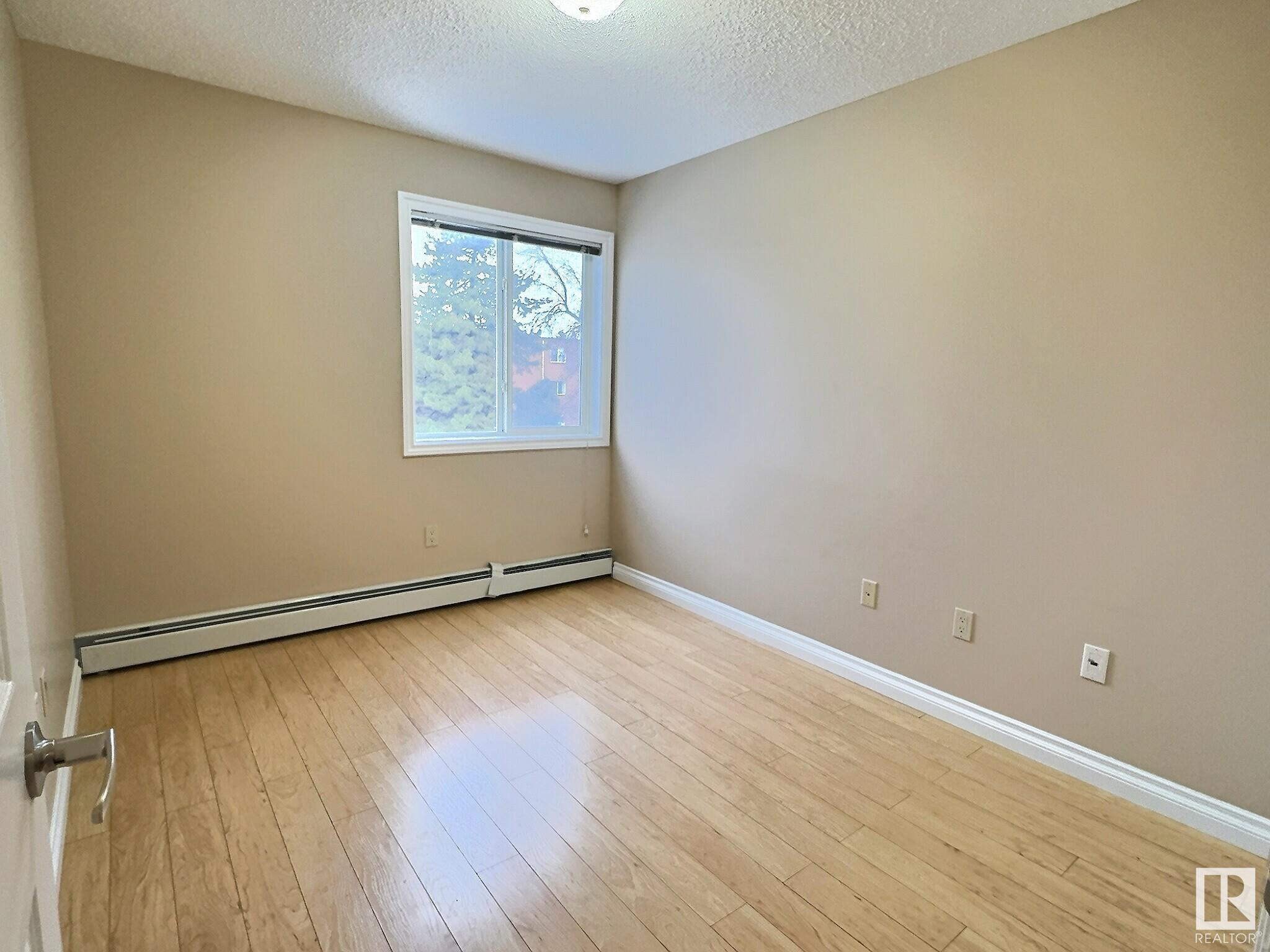      #205 11446 40 AV NW , Edmonton,  ,T6J 0R5 ;  Listing Number: MLS E4416040