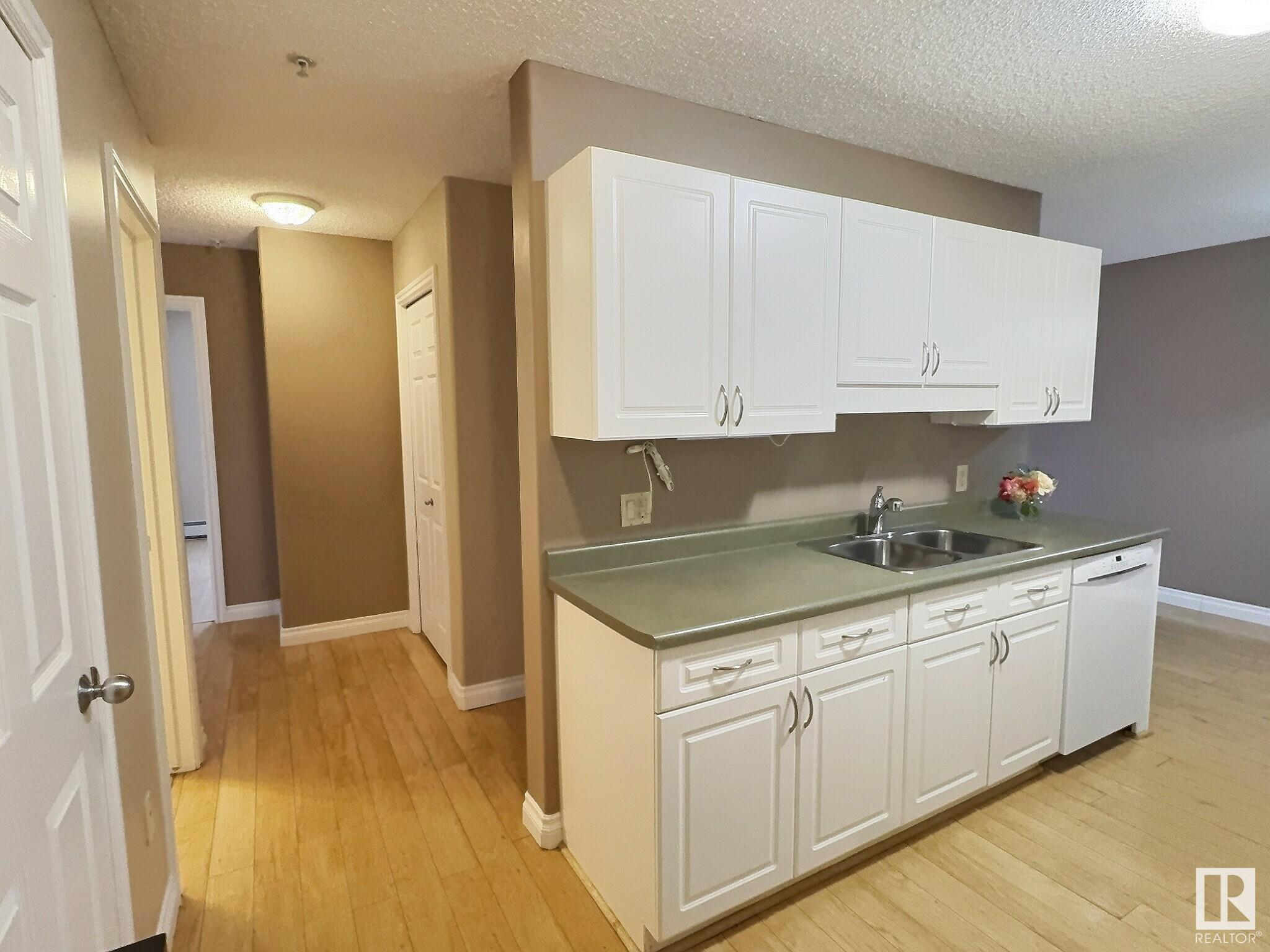      #205 11446 40 AV NW , Edmonton,  ,T6J 0R5 ;  Listing Number: MLS E4416040
