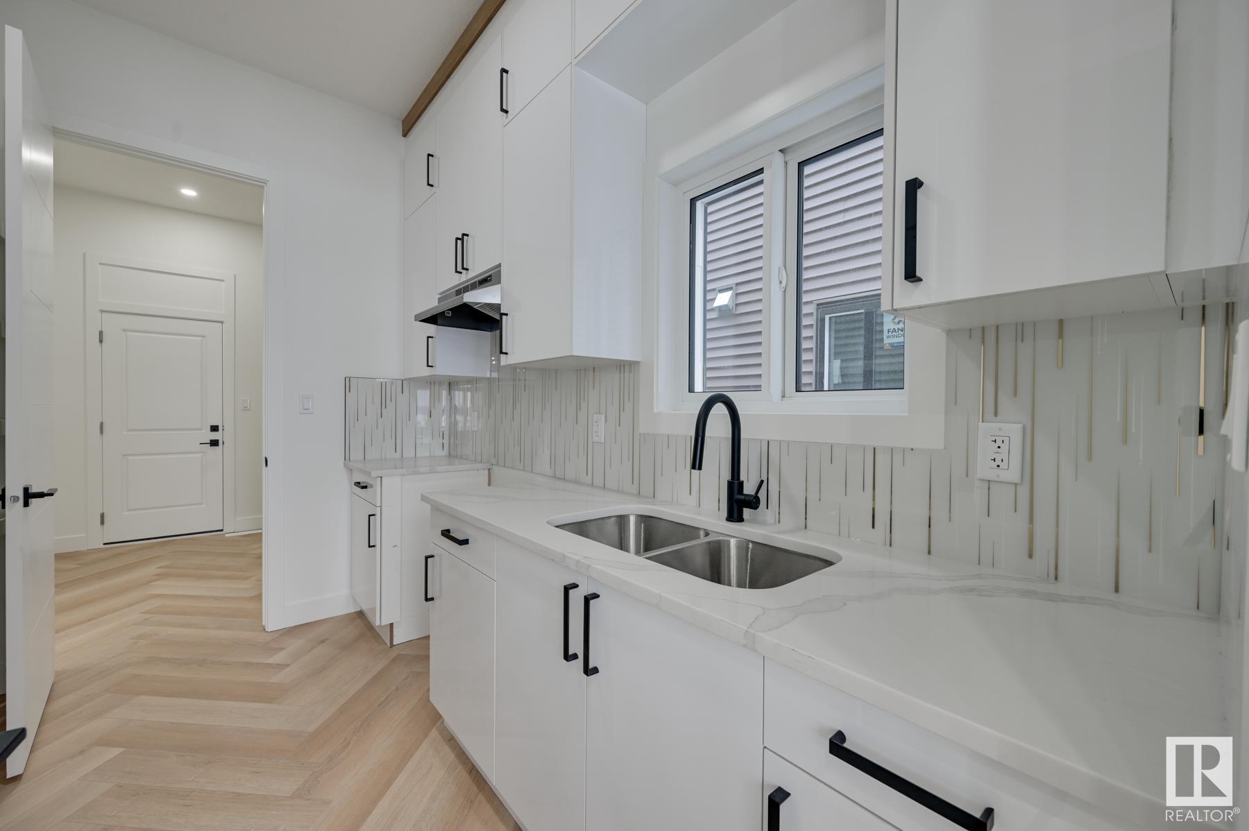      7097 KIVIAQ CR SW , Edmonton,  ,T6W 5N7 ;  Listing Number: MLS E4416139