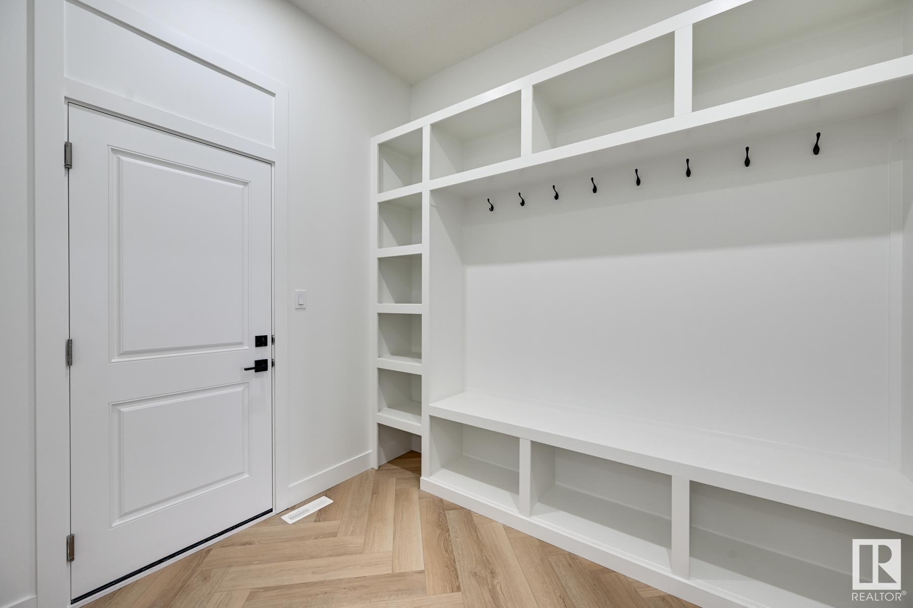      7097 KIVIAQ CR SW , Edmonton,  ,T6W 5N7 ;  Listing Number: MLS E4416139
