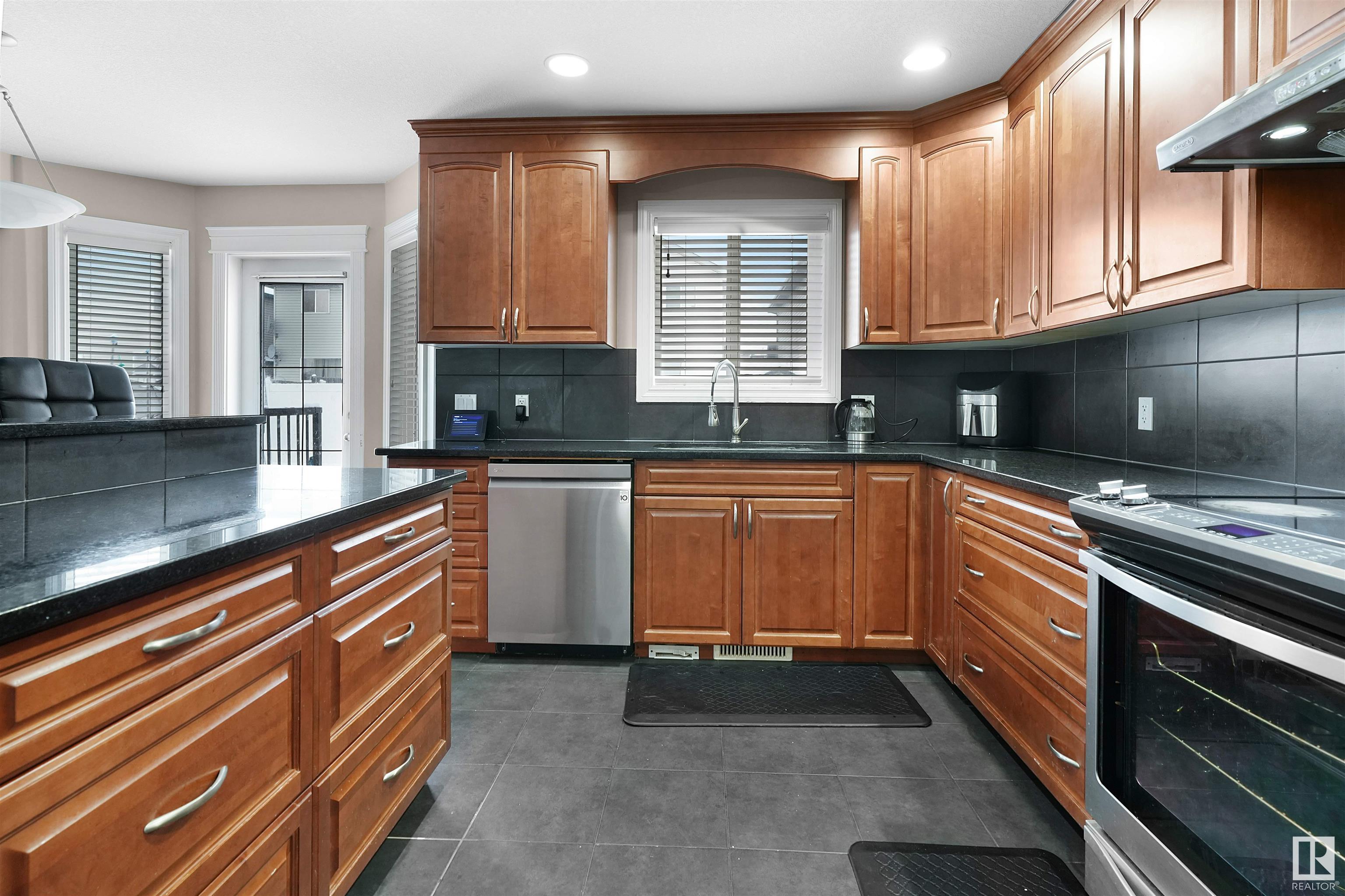      16210 47 ST NW , Edmonton,  ,T5Y 0G8 ;  Listing Number: MLS E4416175