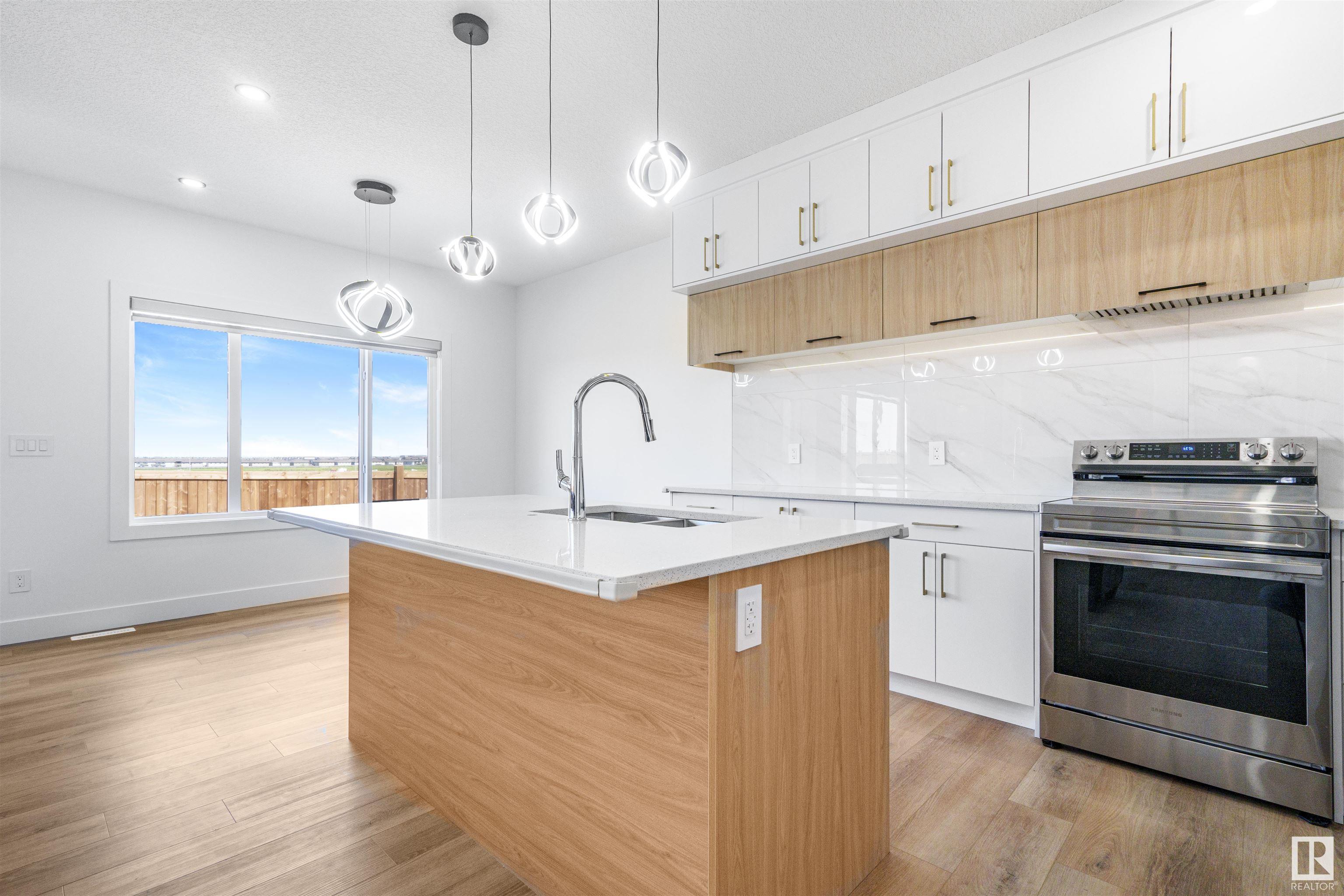      2920 1 AV SW , Edmonton,  ,T6X 3E2 ;  Listing Number: MLS E4416193