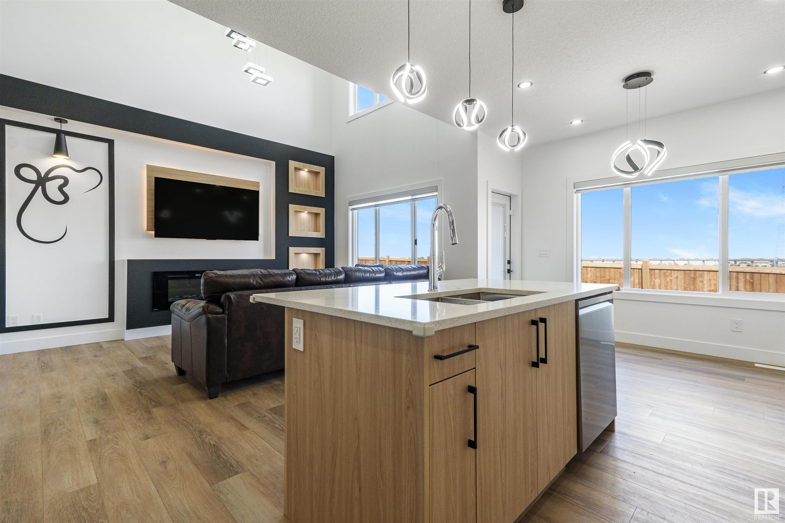      2920 1 AV SW , Edmonton,  ,T6X 3E2 ;  Listing Number: MLS E4416193