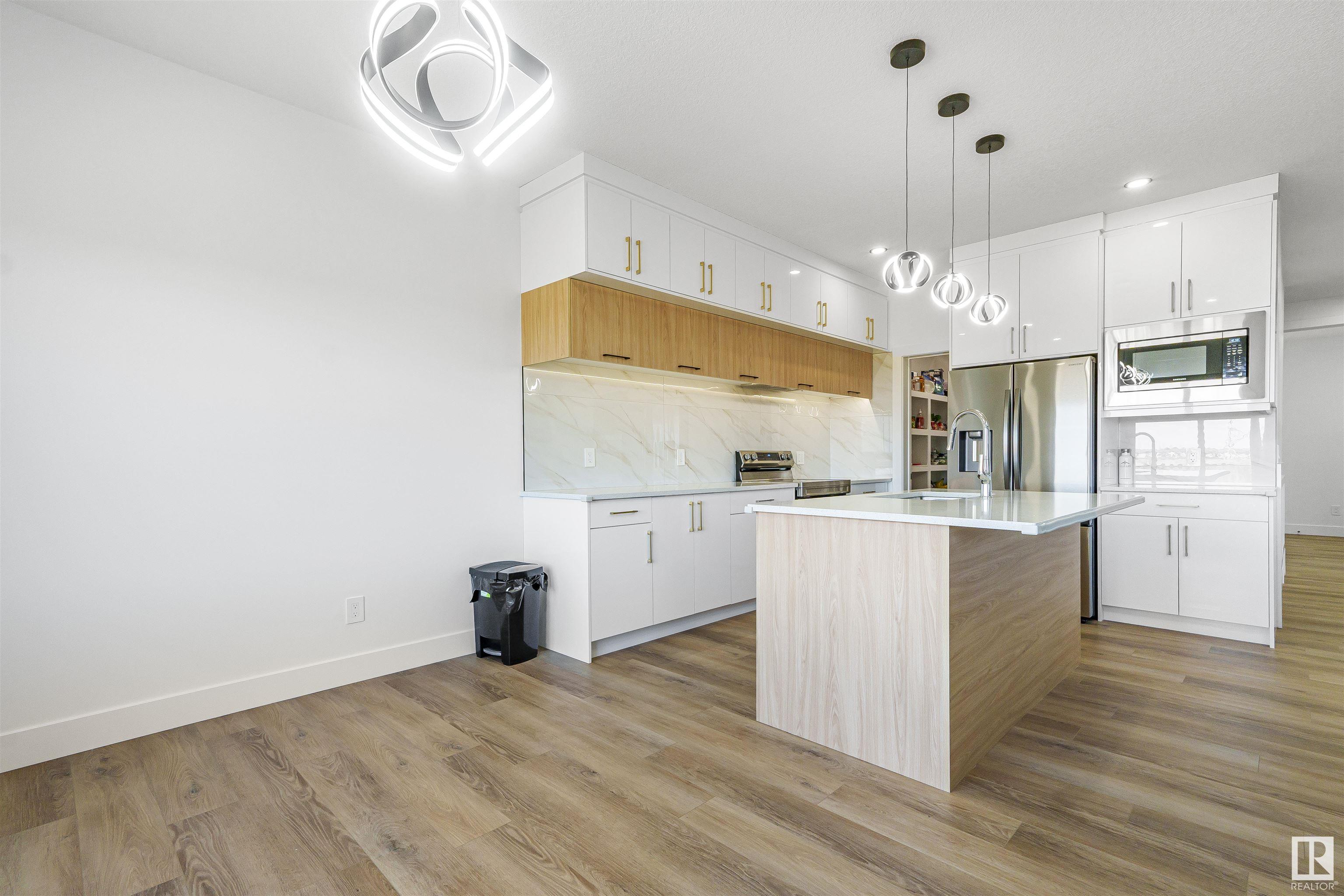      2920 1 AV SW , Edmonton,  ,T6X 3E2 ;  Listing Number: MLS E4416193