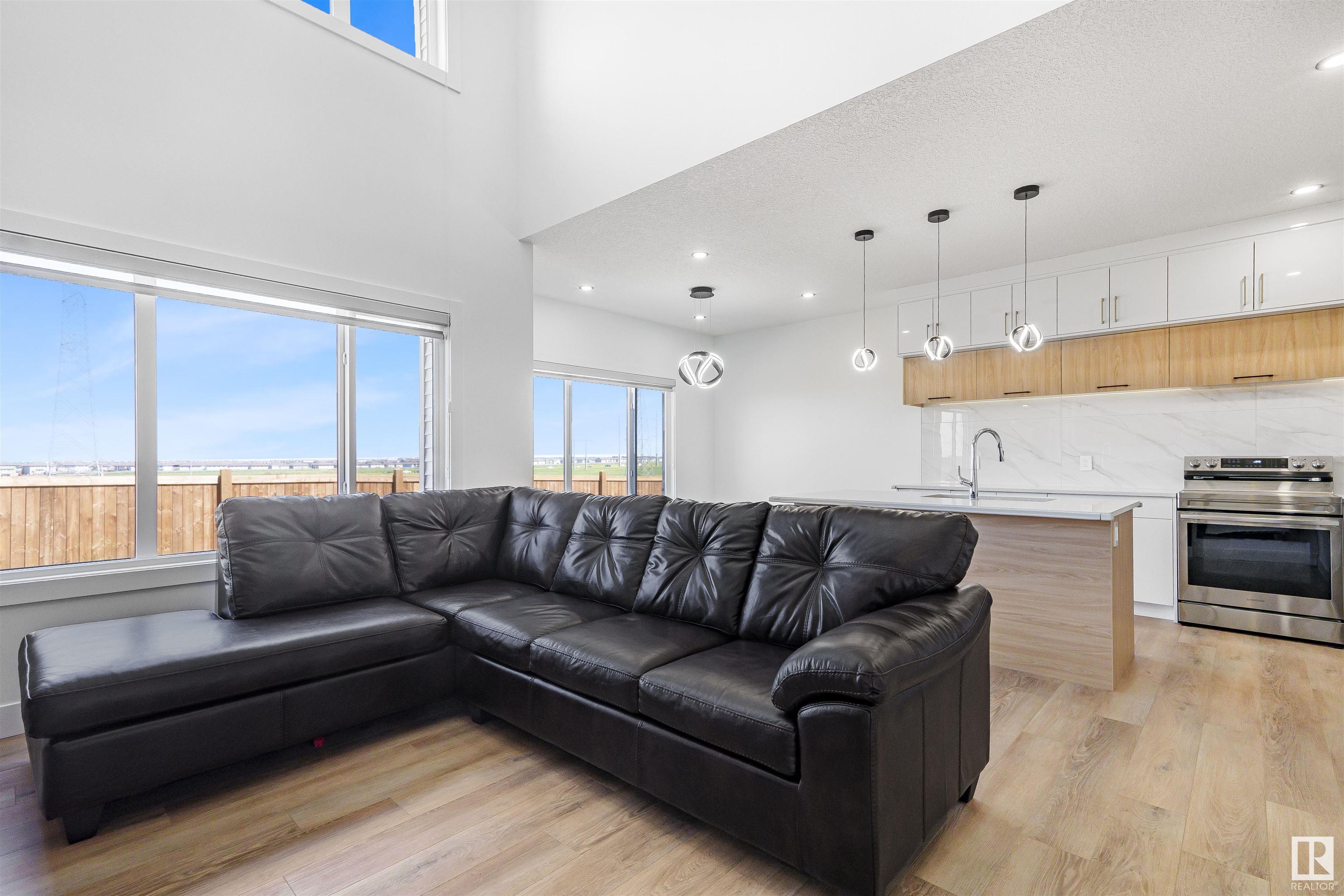      2920 1 AV SW , Edmonton,  ,T6X 3E2 ;  Listing Number: MLS E4416193