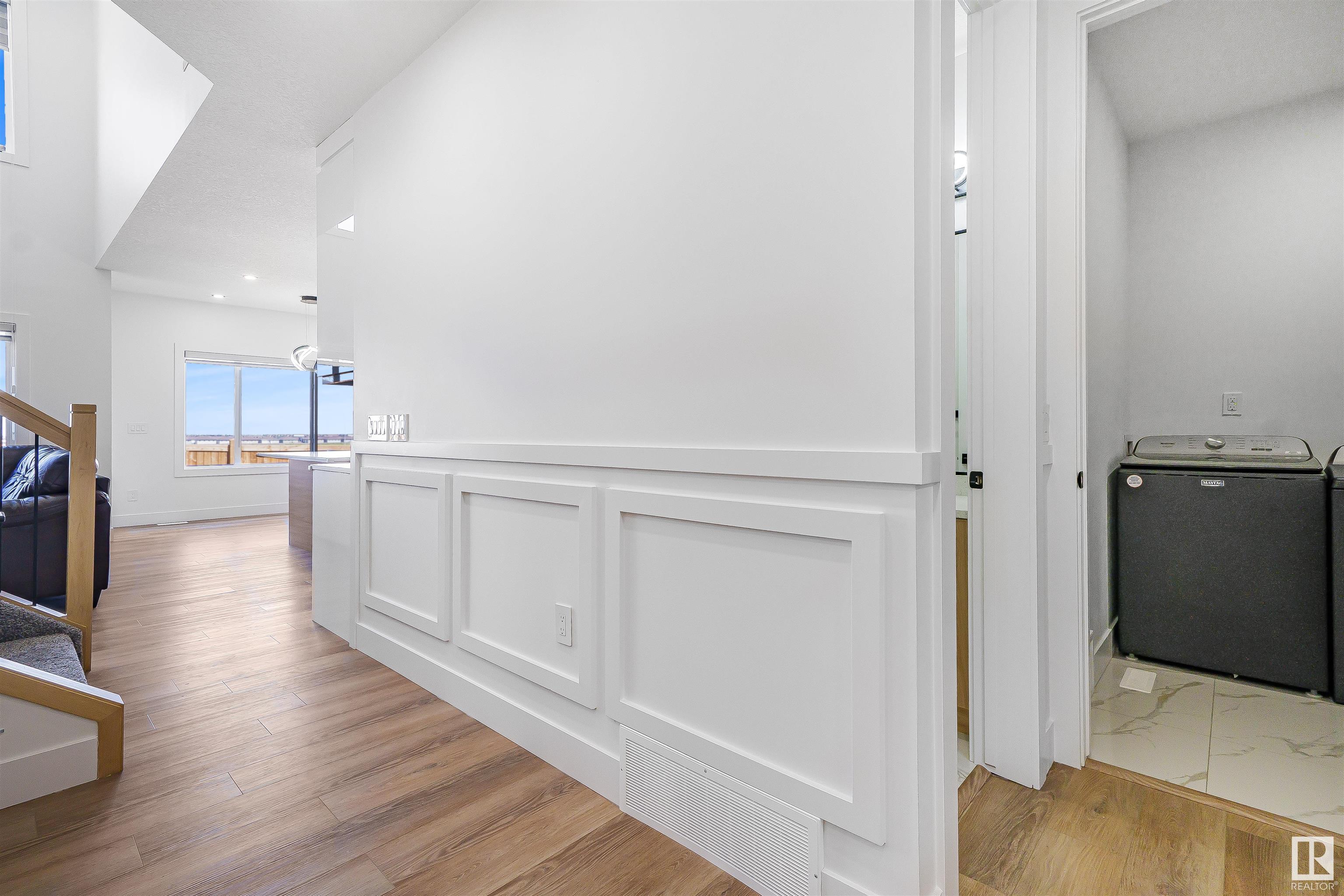      2920 1 AV SW , Edmonton,  ,T6X 3E2 ;  Listing Number: MLS E4416193