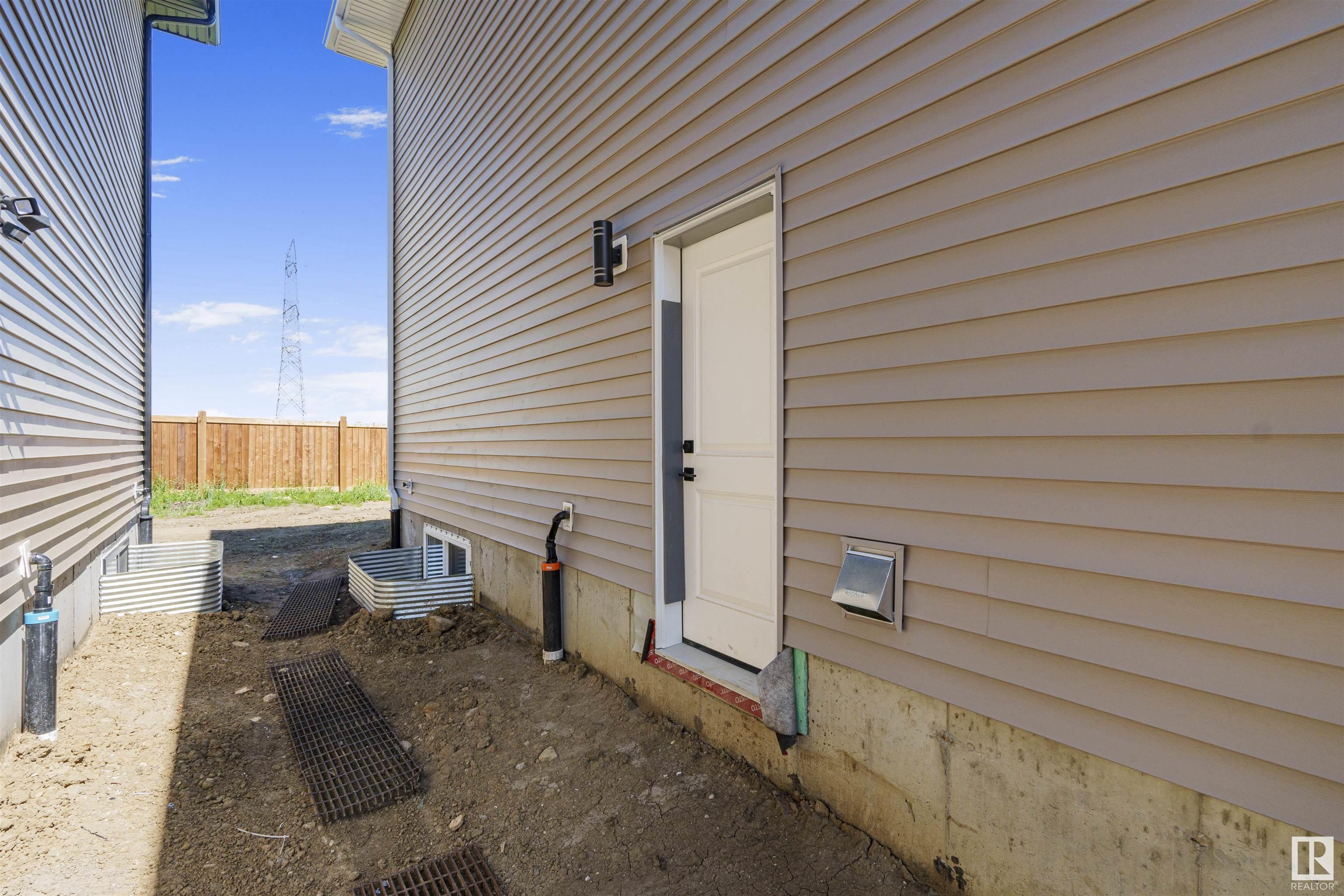     2920 1 AV SW , Edmonton,  ,T6X 3E2 ;  Listing Number: MLS E4416193