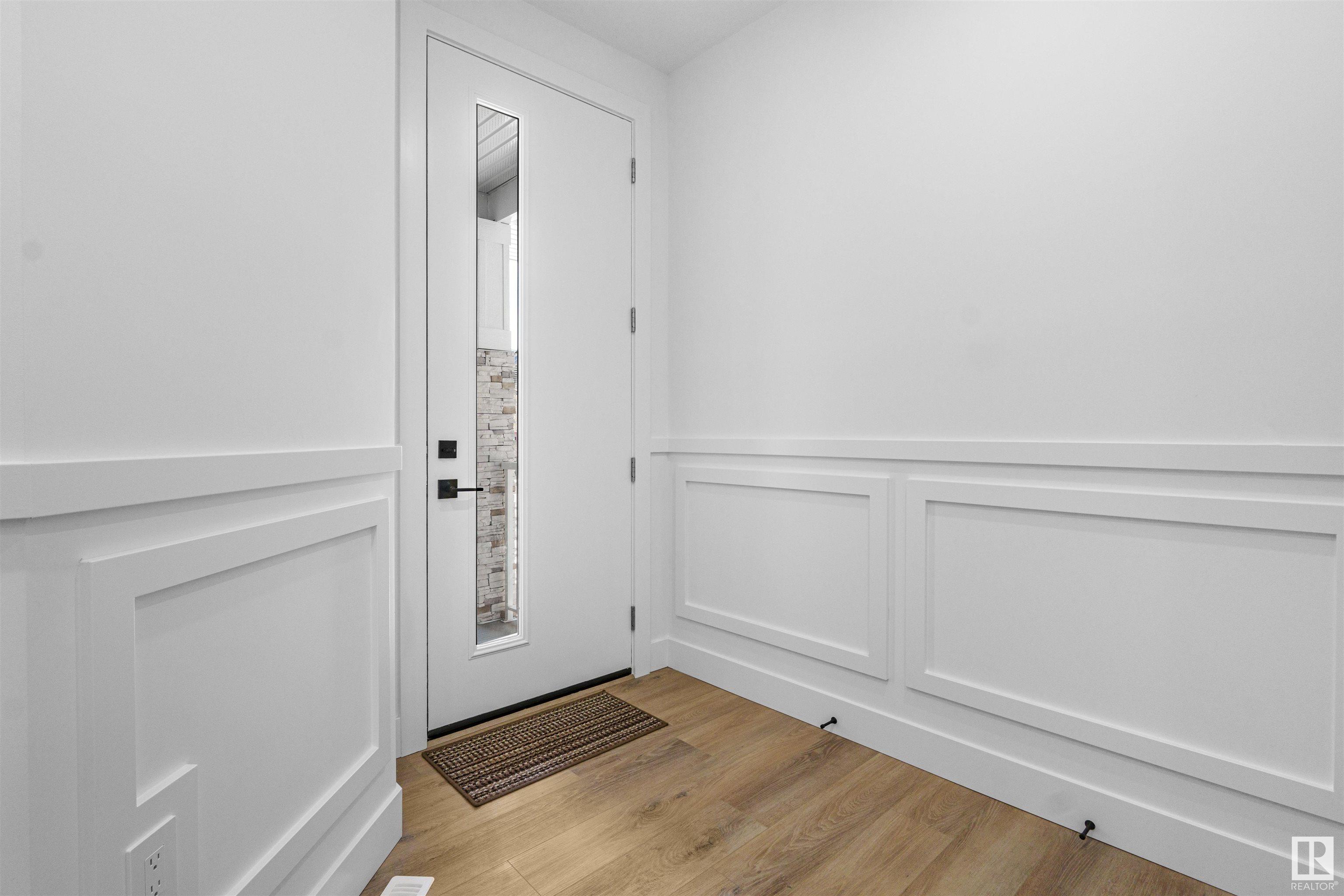      2920 1 AV SW , Edmonton,  ,T6X 3E2 ;  Listing Number: MLS E4416193