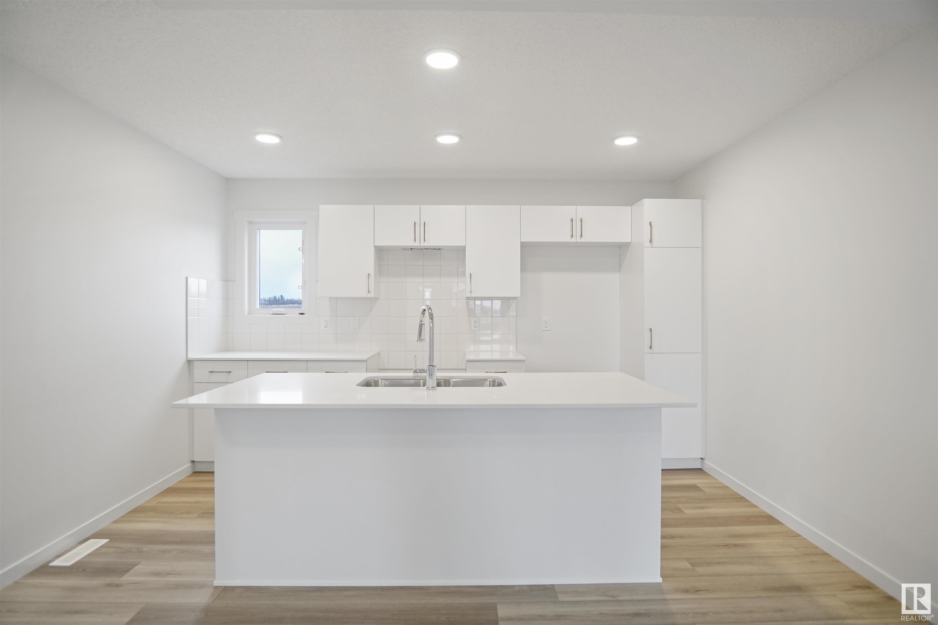      30 EASTWOOD DR , Spruce Grove,  ,T7X 3C7 ;  Listing Number: MLS E4416253