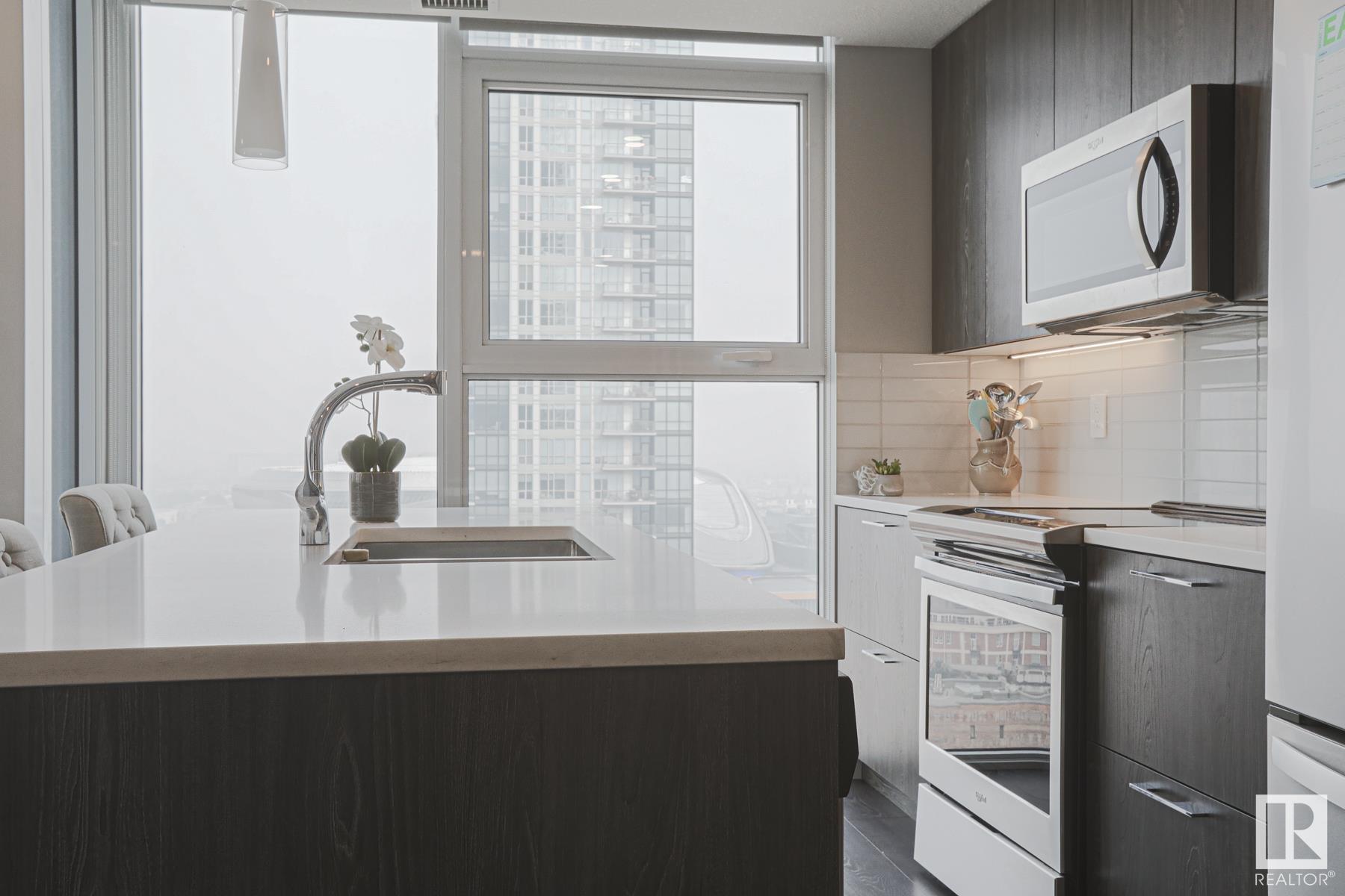      #1602 10180 103 ST NW , Edmonton,  ,T5J 0L1 ;  Listing Number: MLS E4416326