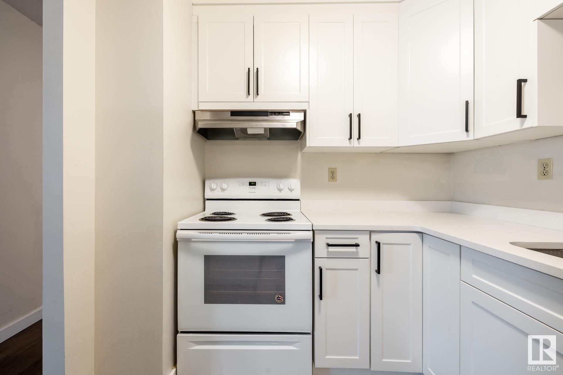      #603 10145 109 ST NW , Edmonton,  ,T5J 3M5 ;  Listing Number: MLS E4416330