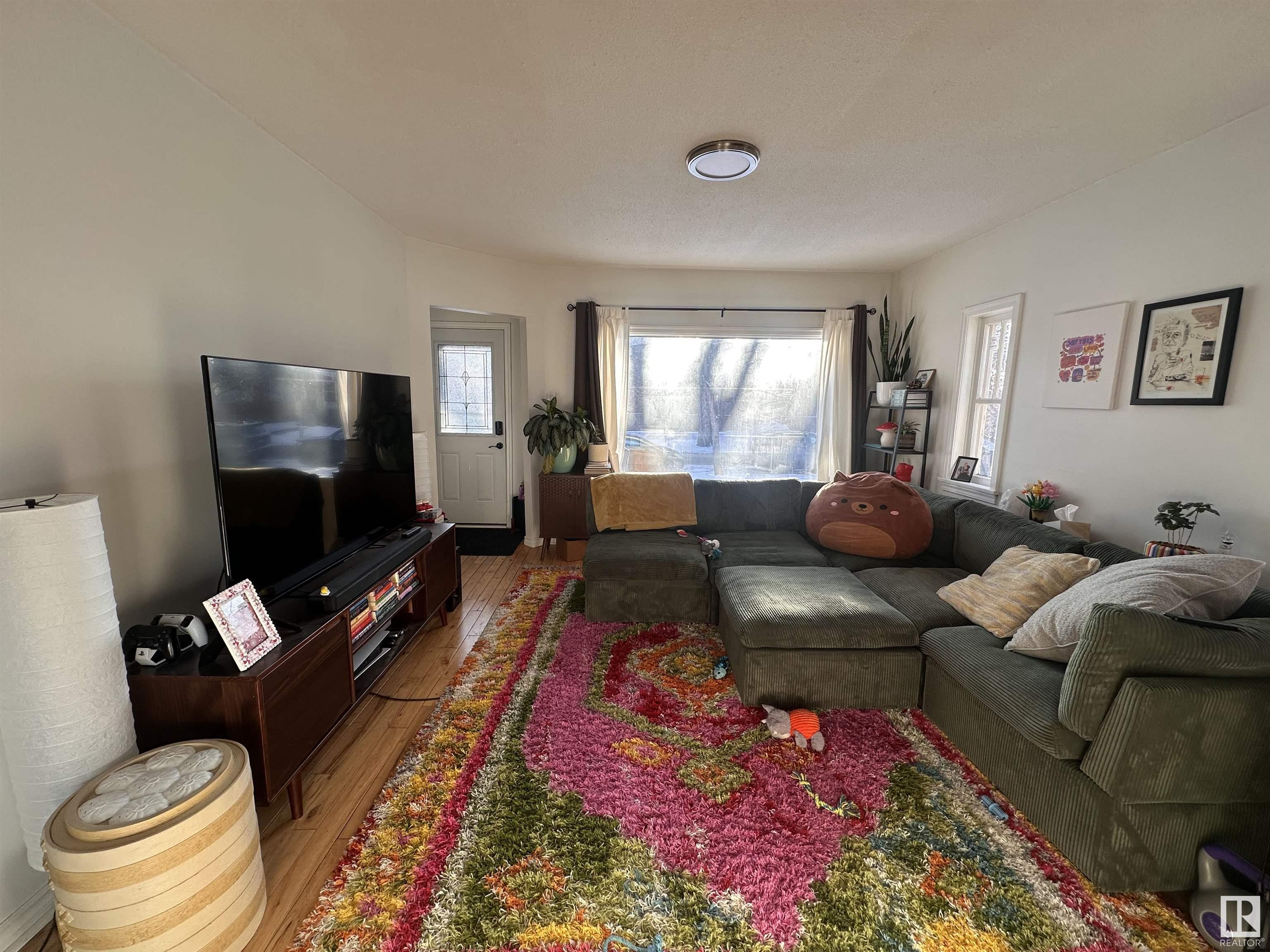      10510 79 AV NW , Edmonton,  ,T6E 1R8 ;  Listing Number: MLS E4416339