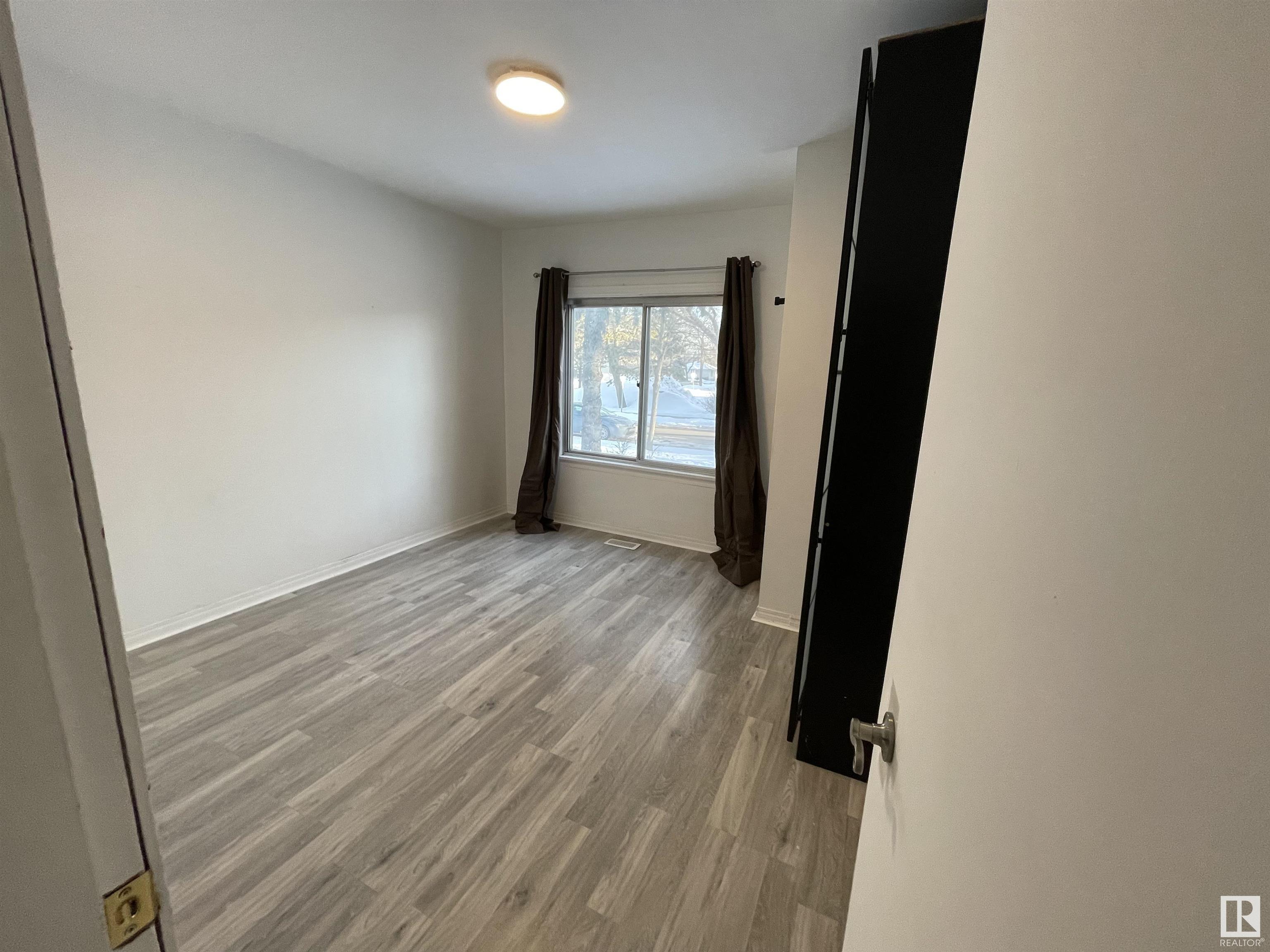      10510 79 AV NW , Edmonton,  ,T6E 1R8 ;  Listing Number: MLS E4416339