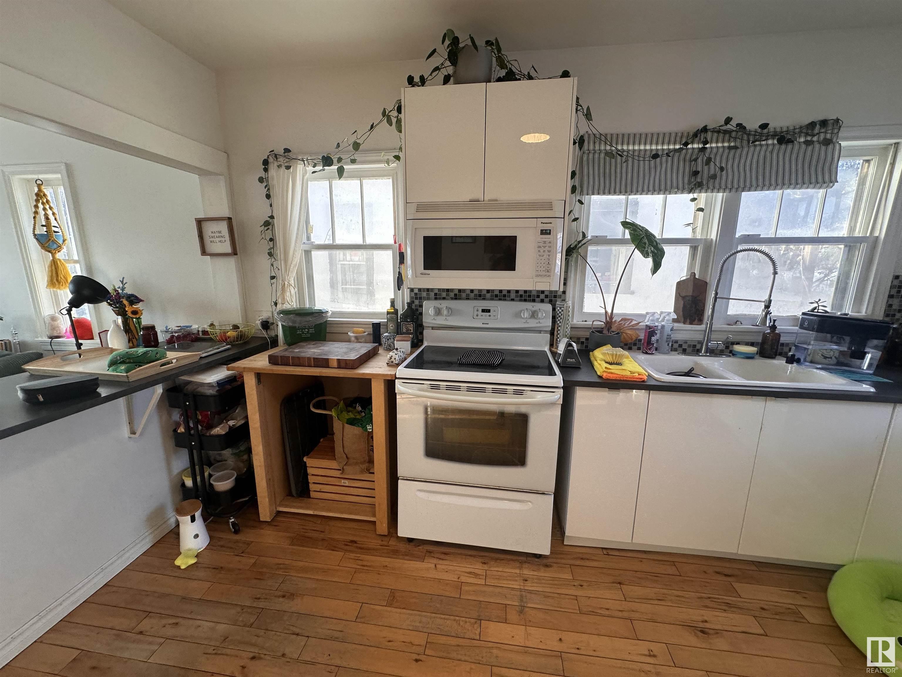      10510 79 AV NW , Edmonton,  ,T6E 1R8 ;  Listing Number: MLS E4416339