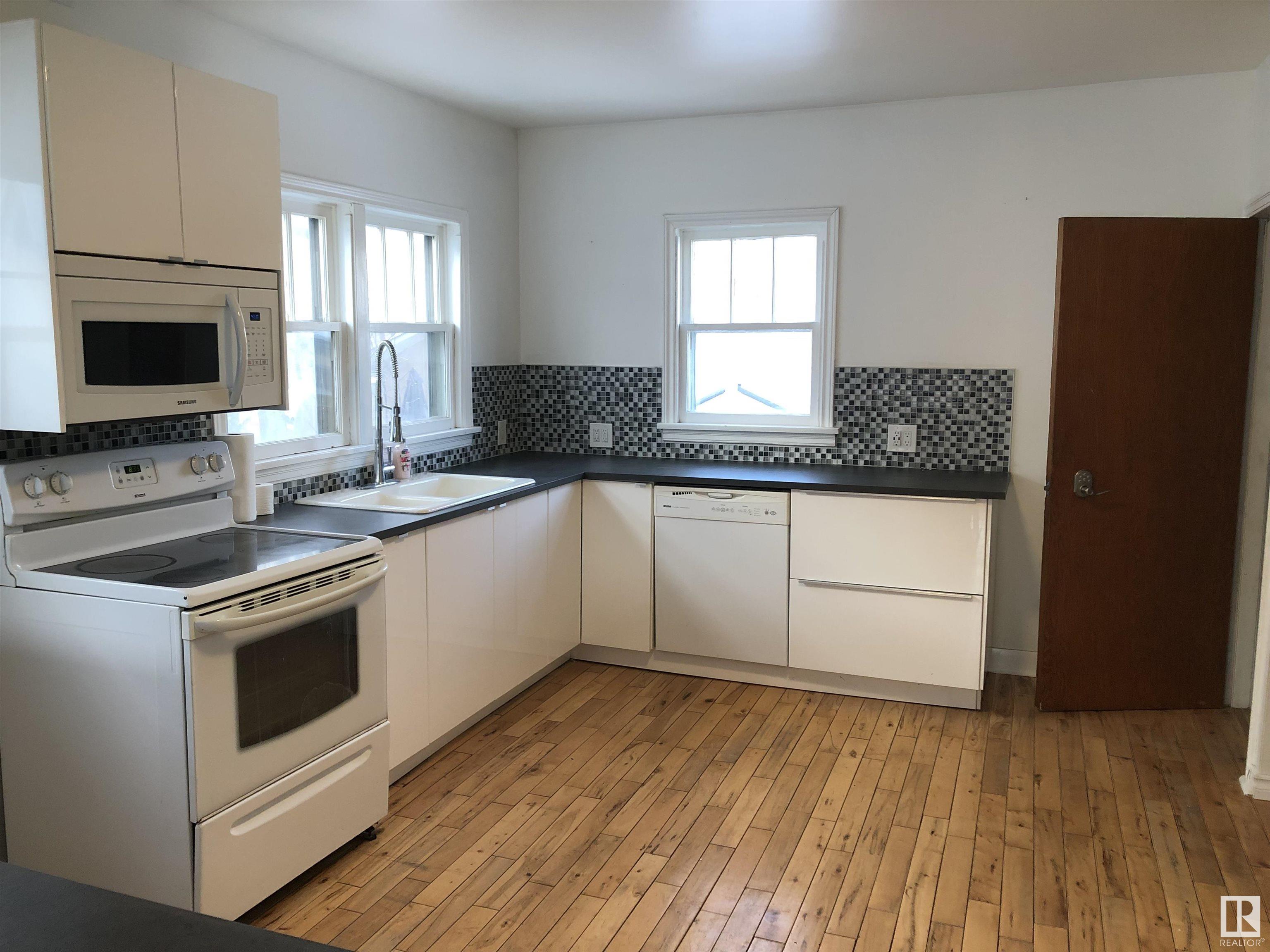      10510 79 AV NW , Edmonton,  ,T6E 1R8 ;  Listing Number: MLS E4416339
