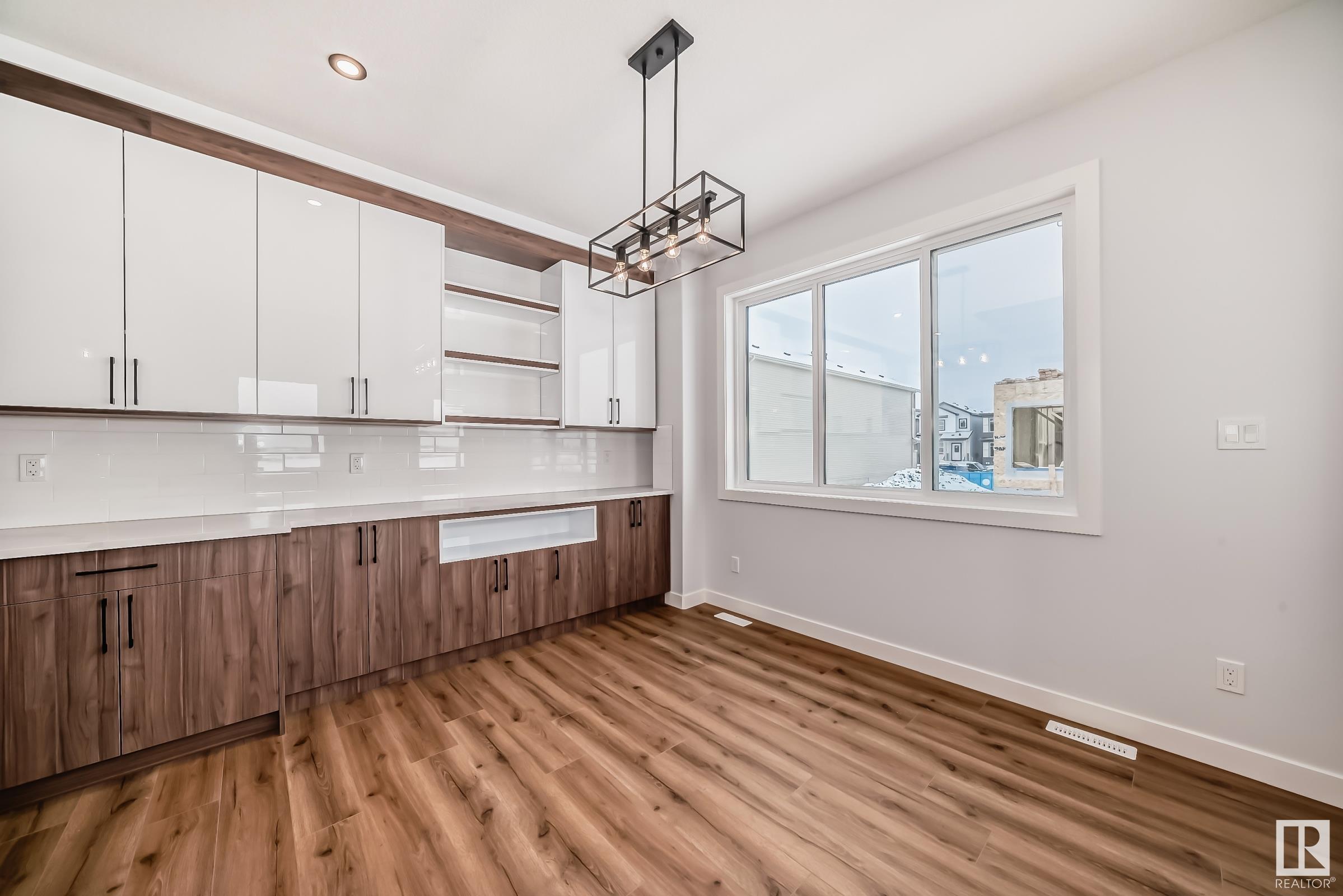      352 Bluff CV , Leduc,  ,T9E 1S2 ;  Listing Number: MLS E4416346