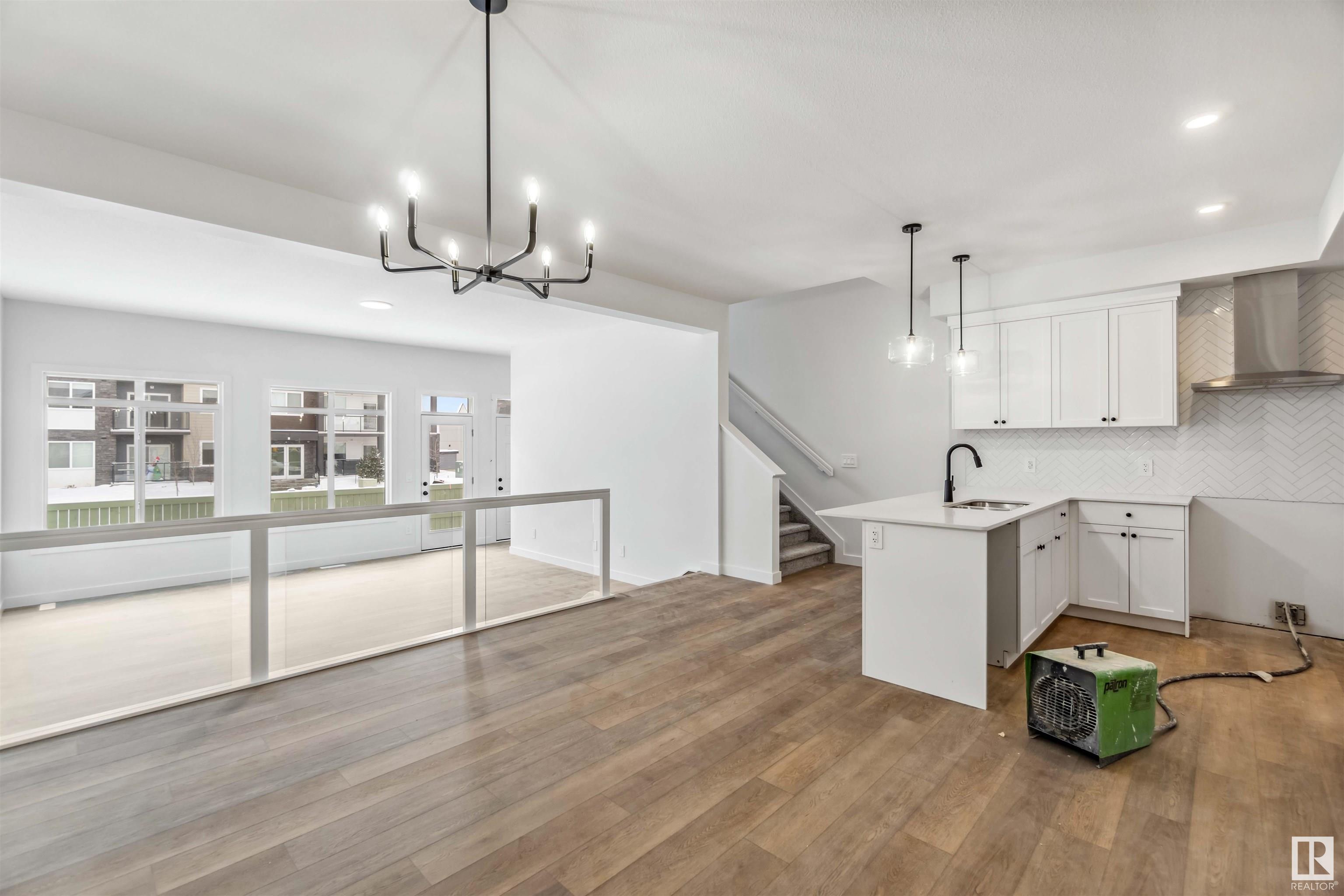      21315 36 AV NW , Edmonton,  ,T6M 3C1 ;  Listing Number: MLS E4416436