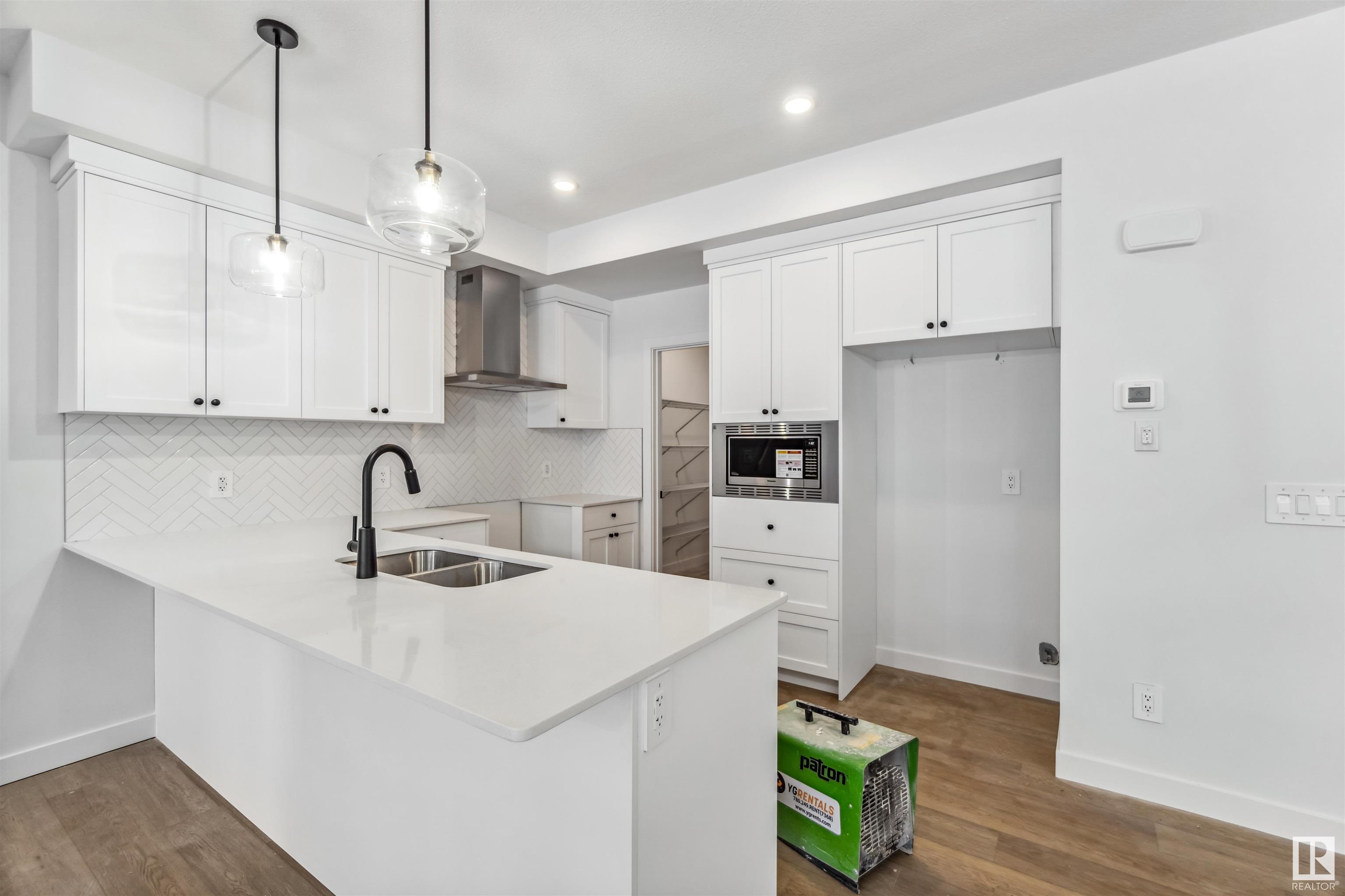      21315 36 AV NW , Edmonton,  ,T6M 3C1 ;  Listing Number: MLS E4416436