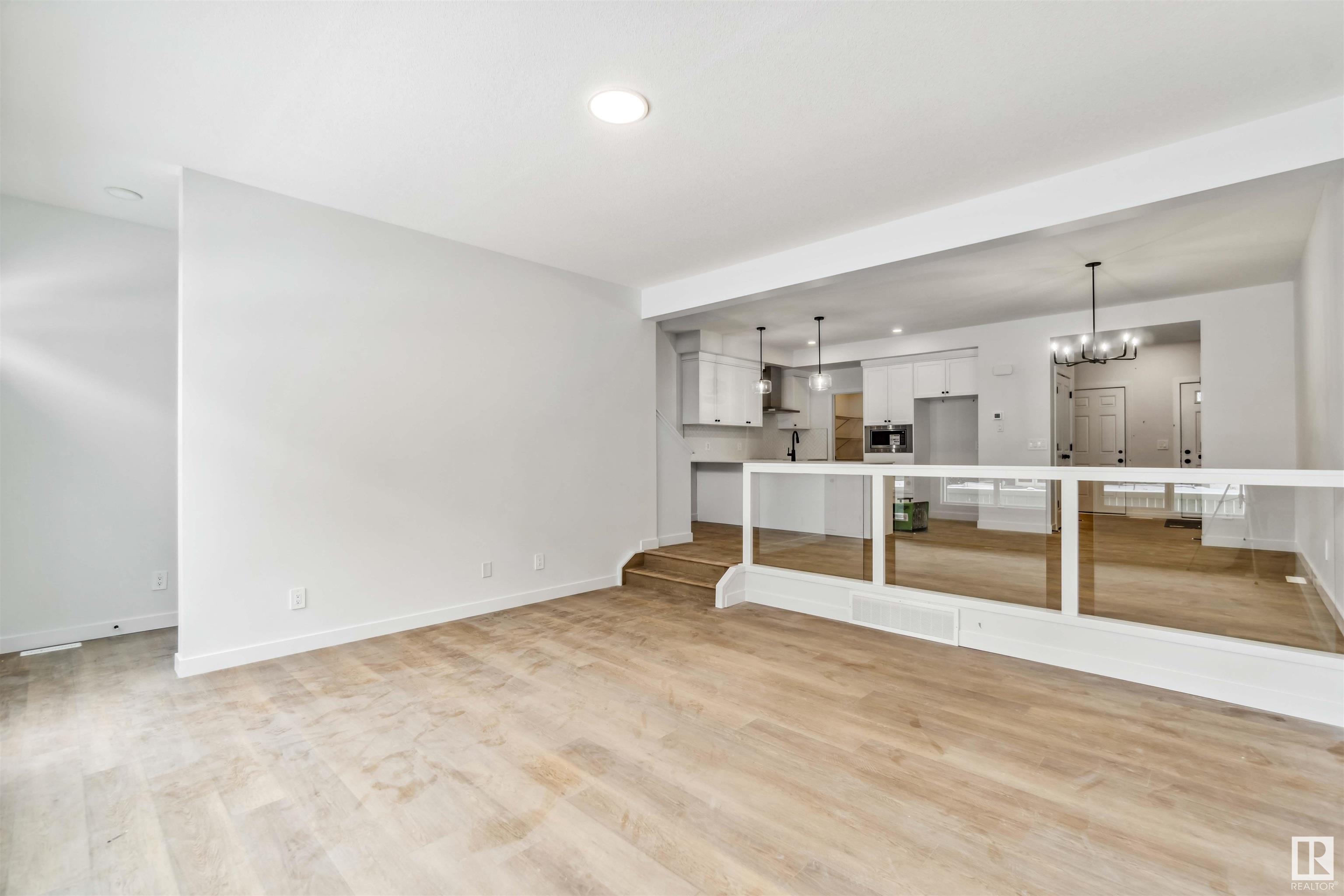      21315 36 AV NW , Edmonton,  ,T6M 3C1 ;  Listing Number: MLS E4416436