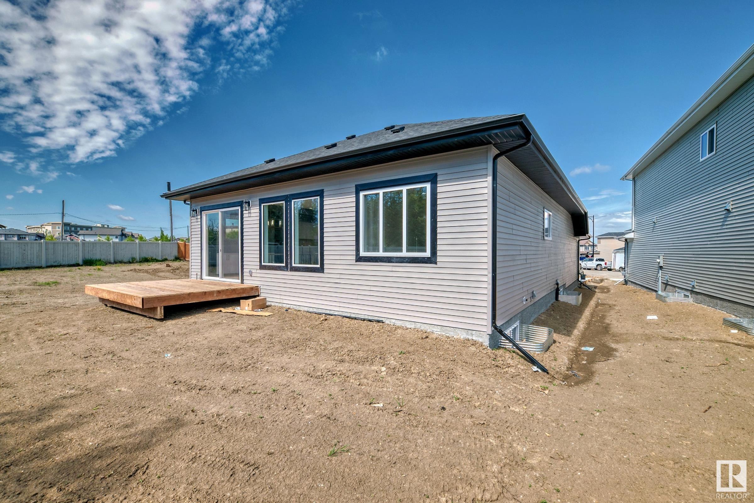     22 MEADOWLINK PT , Spruce Grove,  ,T7X 3G3 ;  Listing Number: MLS E4416475