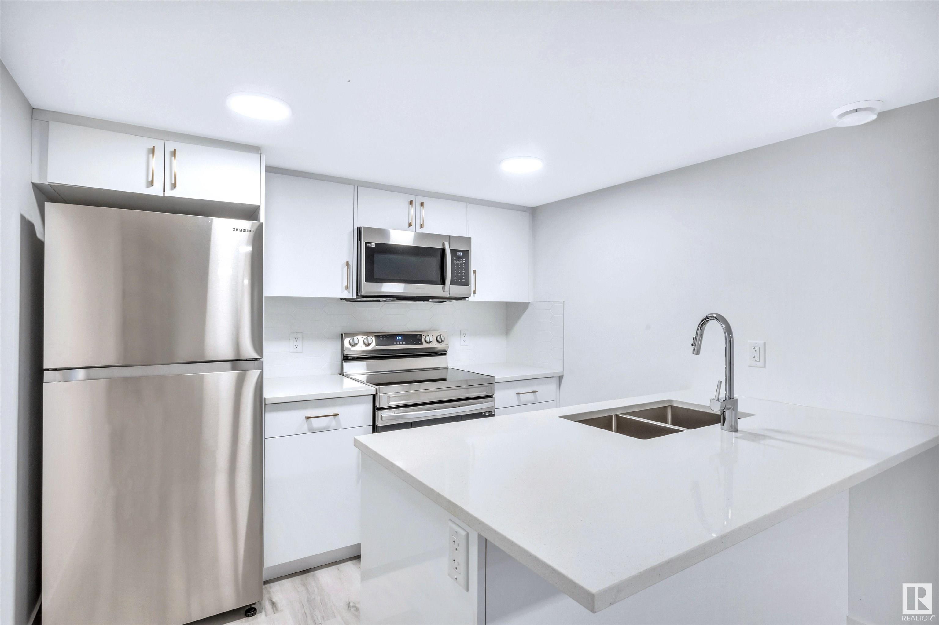      11345 111 AV NW , Edmonton,  ,T5G 0C8 ;  Listing Number: MLS E4416489