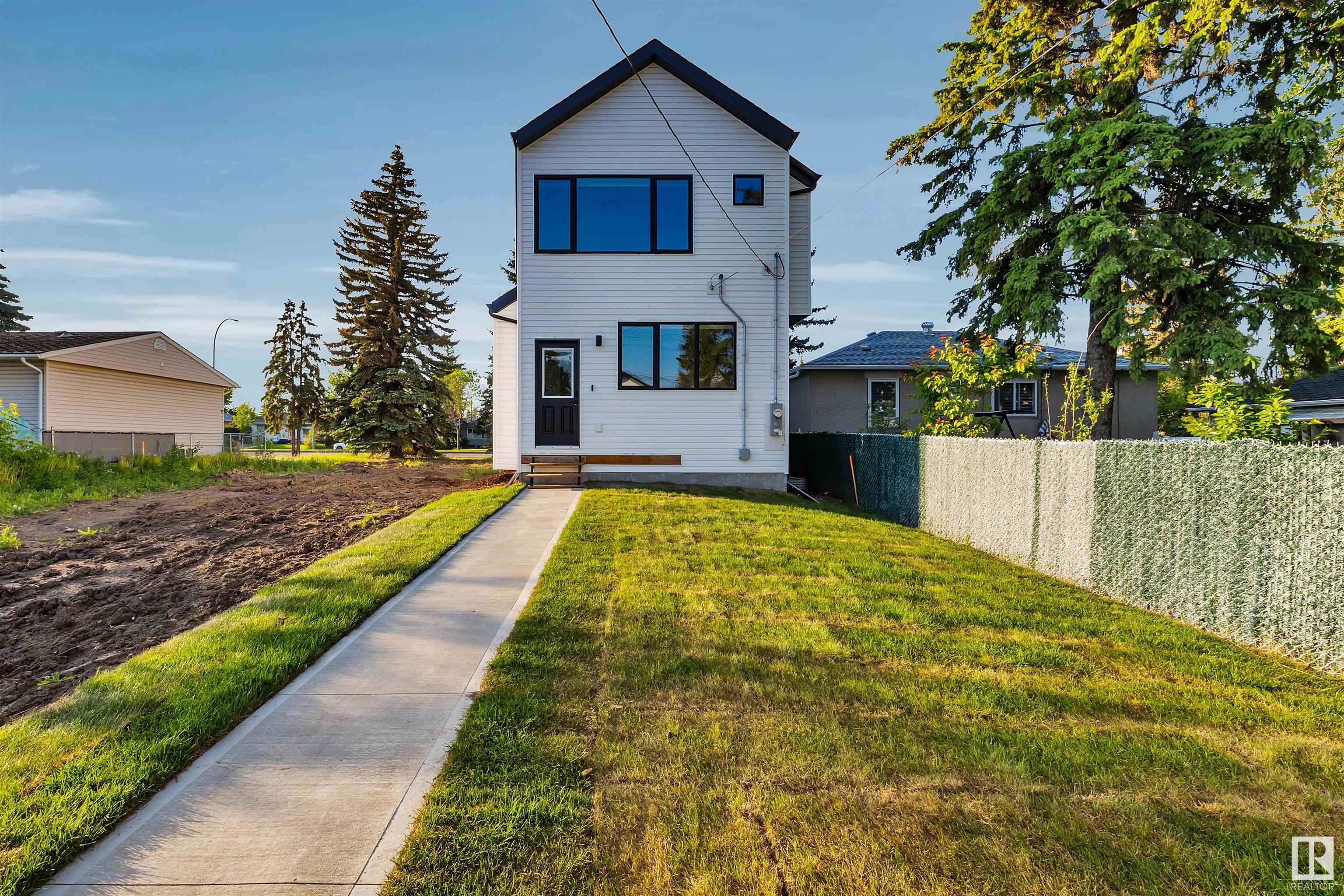      11345 111 AV NW , Edmonton,  ,T5G 0C8 ;  Listing Number: MLS E4416489