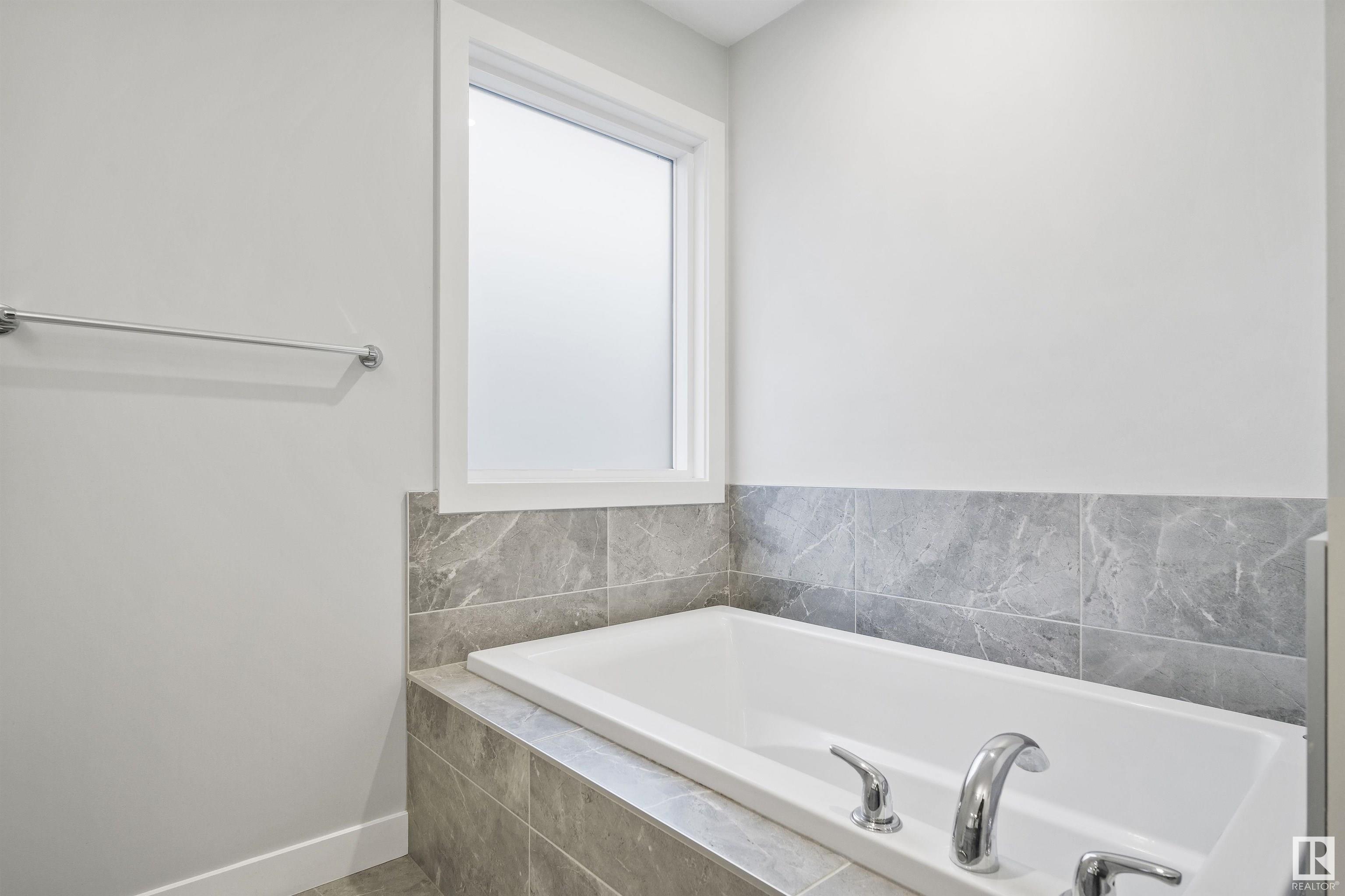      6 KINGSBURY CI , Spruce Grove,  ,T7X 3M7 ;  Listing Number: MLS E4416539